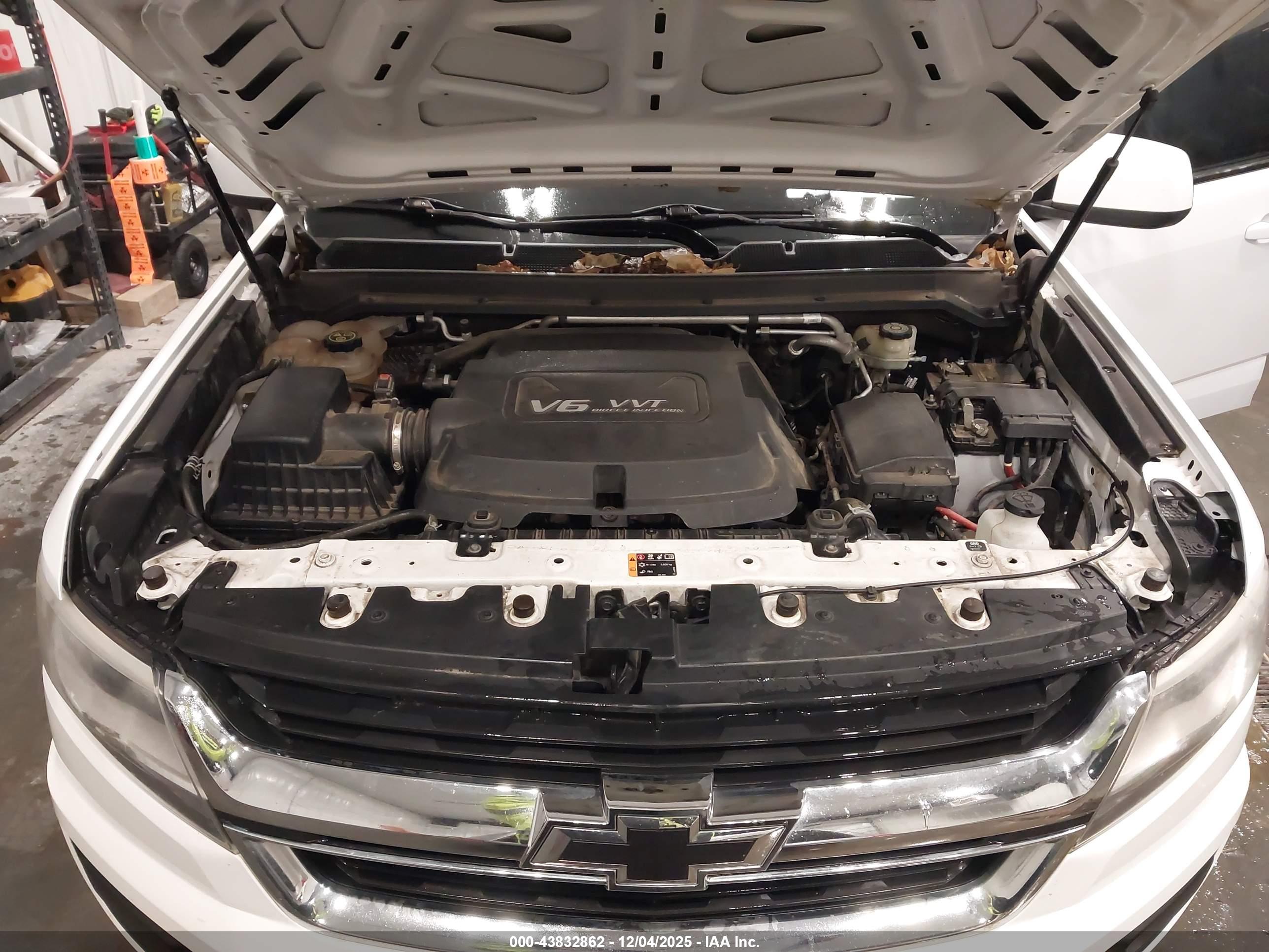 CHEVROLET COLORADO image 10