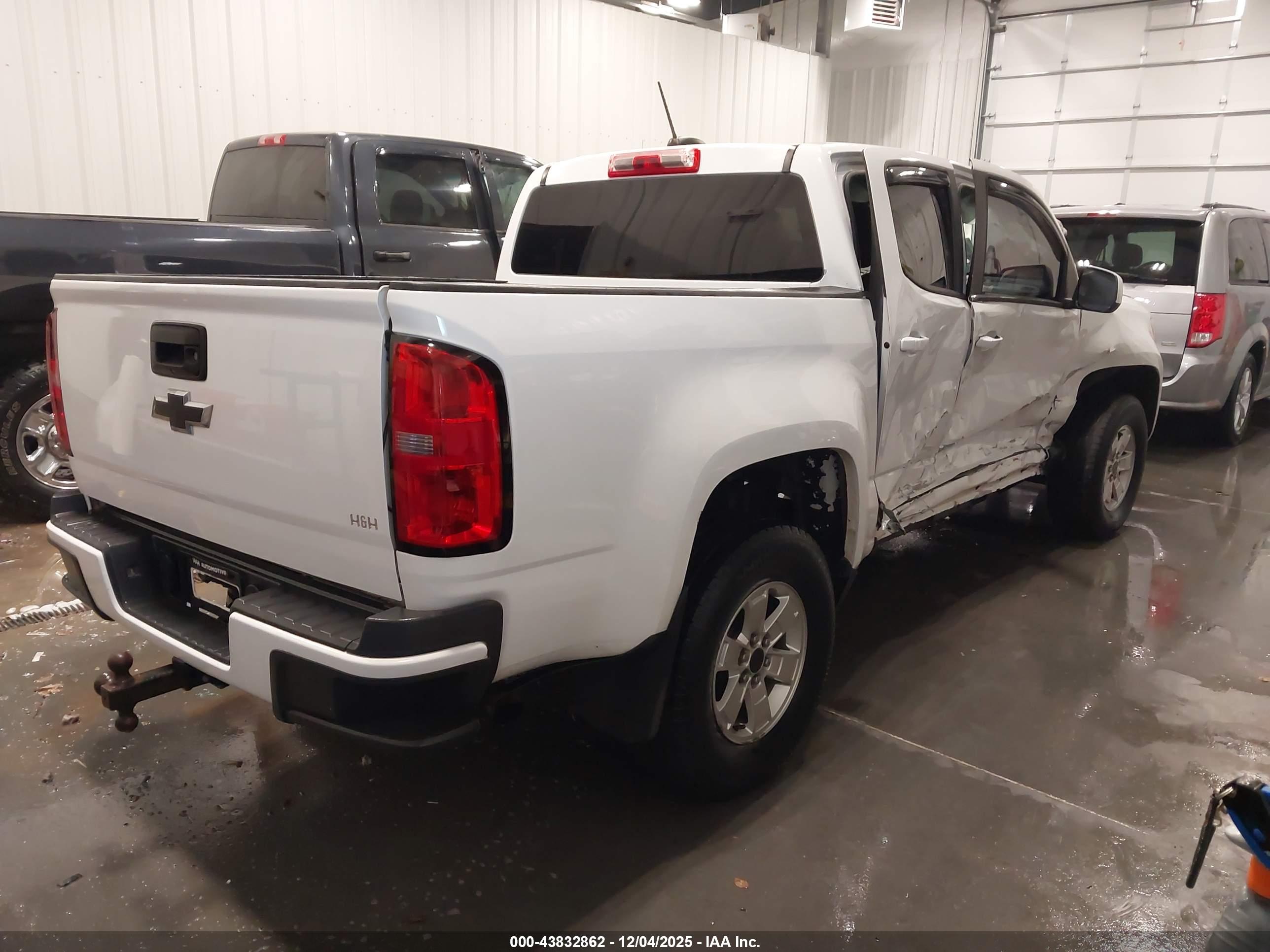 CHEVROLET COLORADO image 4