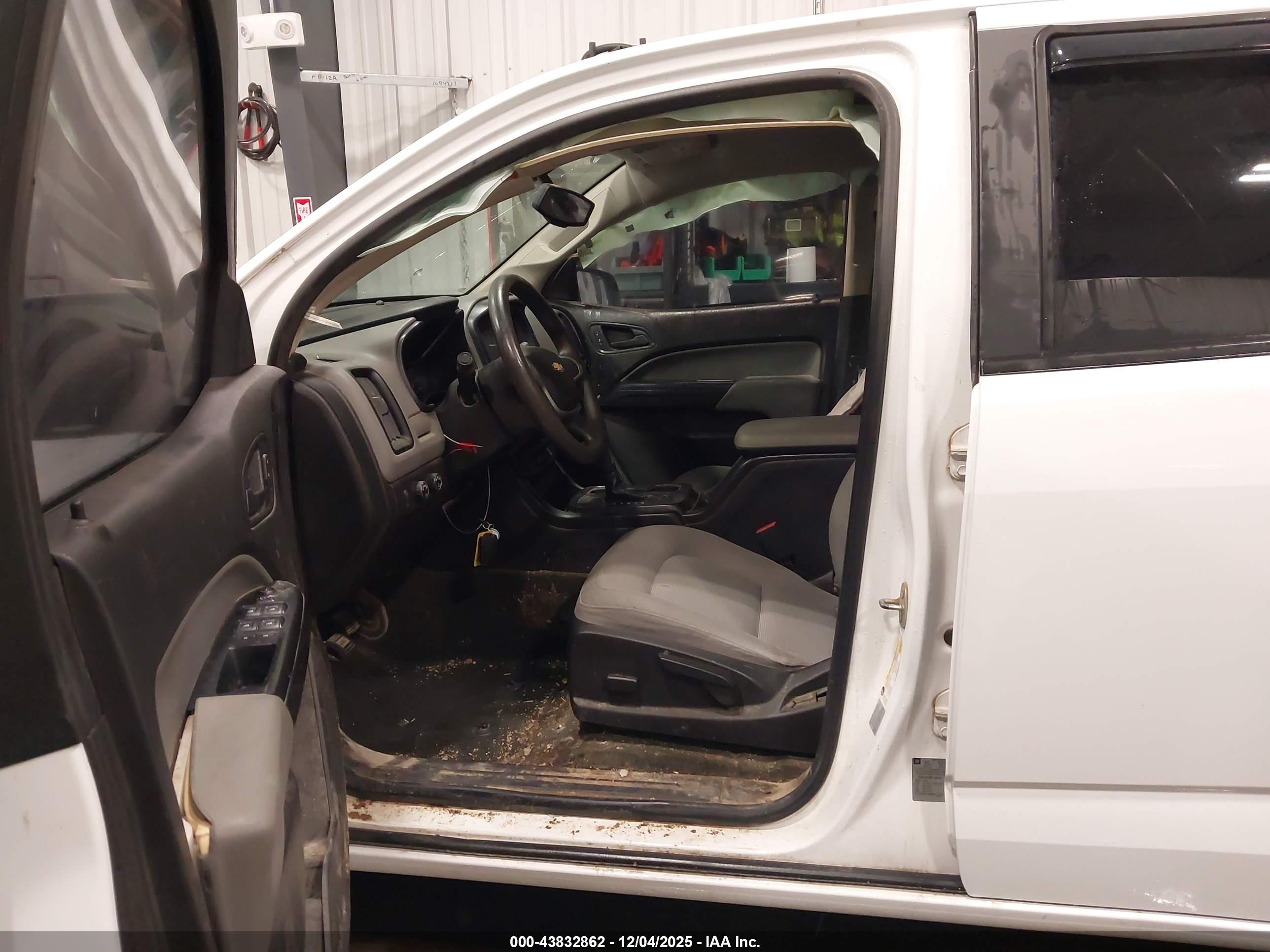CHEVROLET COLORADO image 5