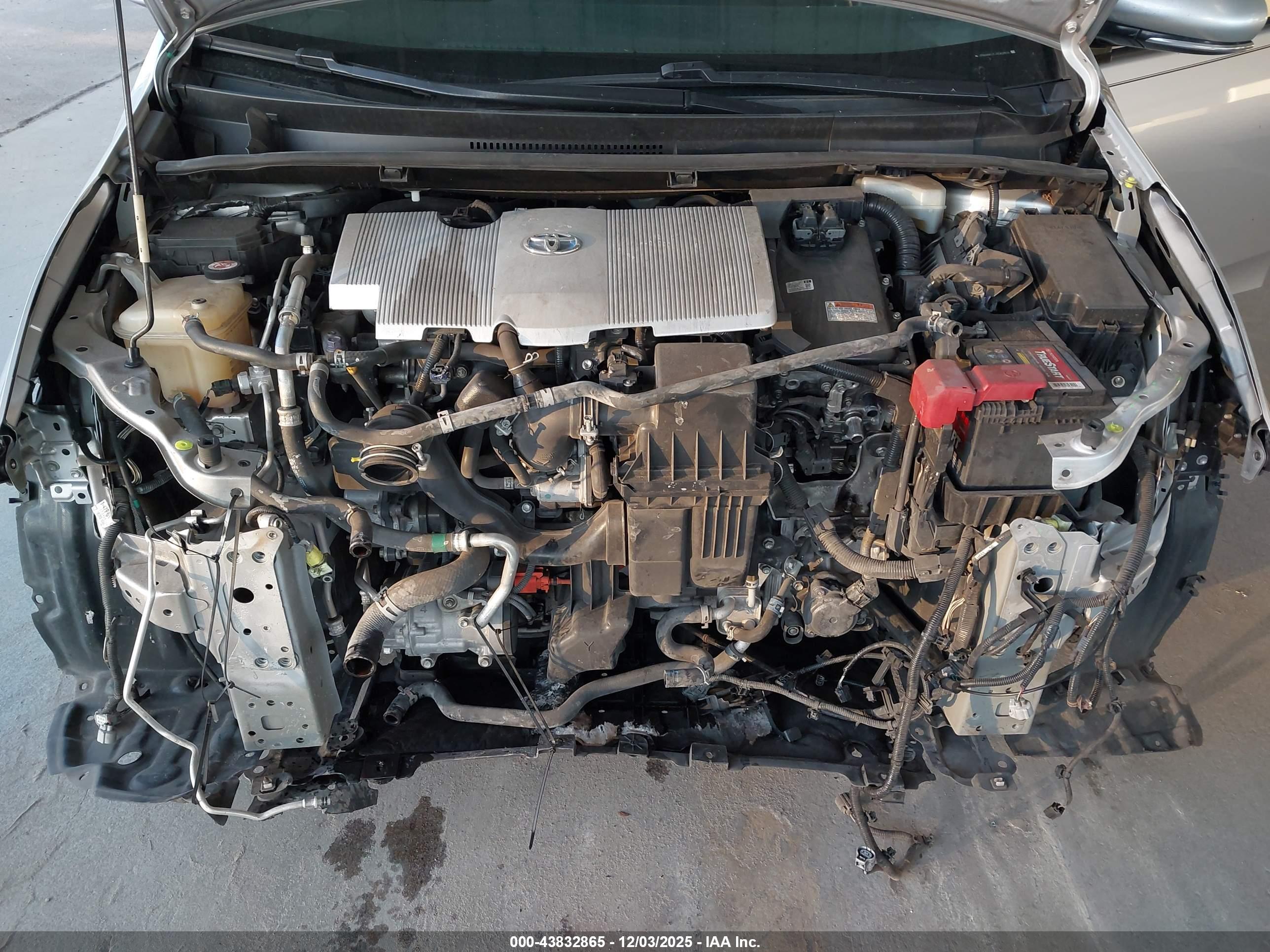 TOYOTA PRIUS image 10