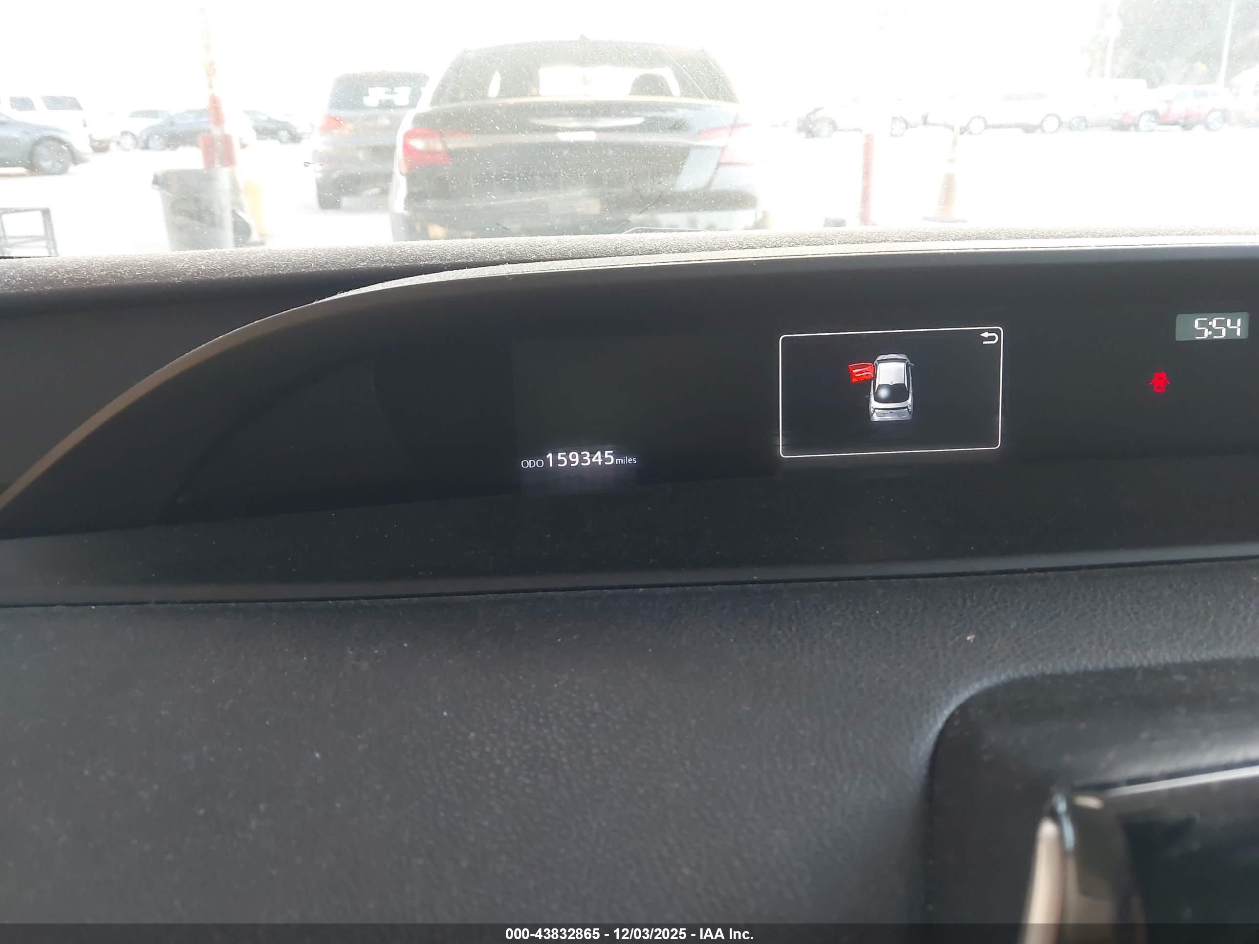 TOYOTA PRIUS image 7