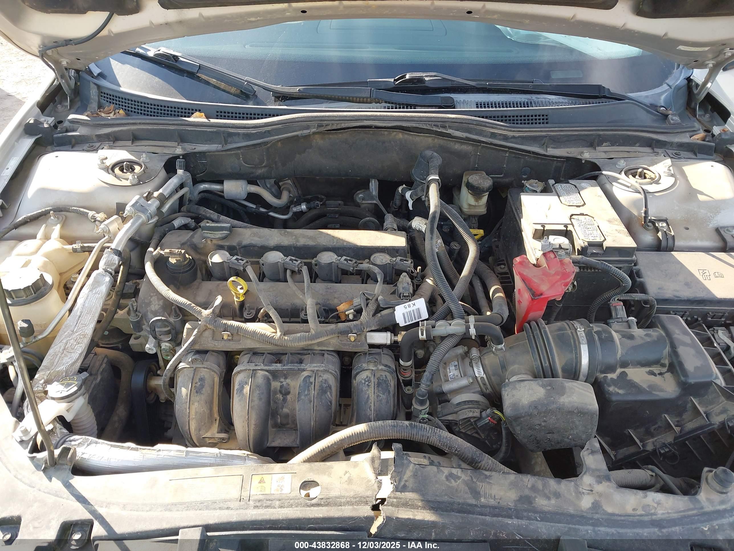 FORD FUSION image 10