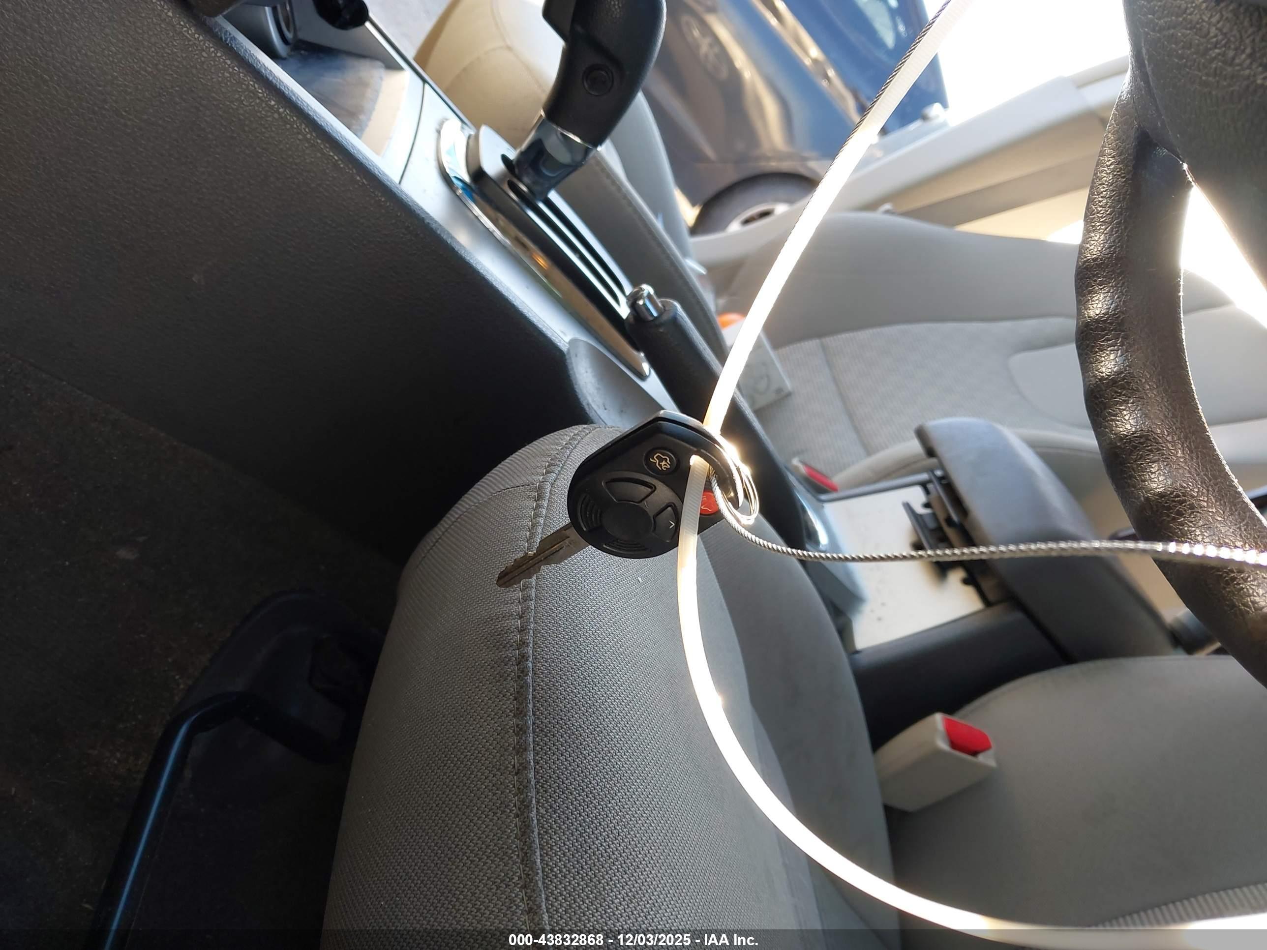 FORD FUSION image 11