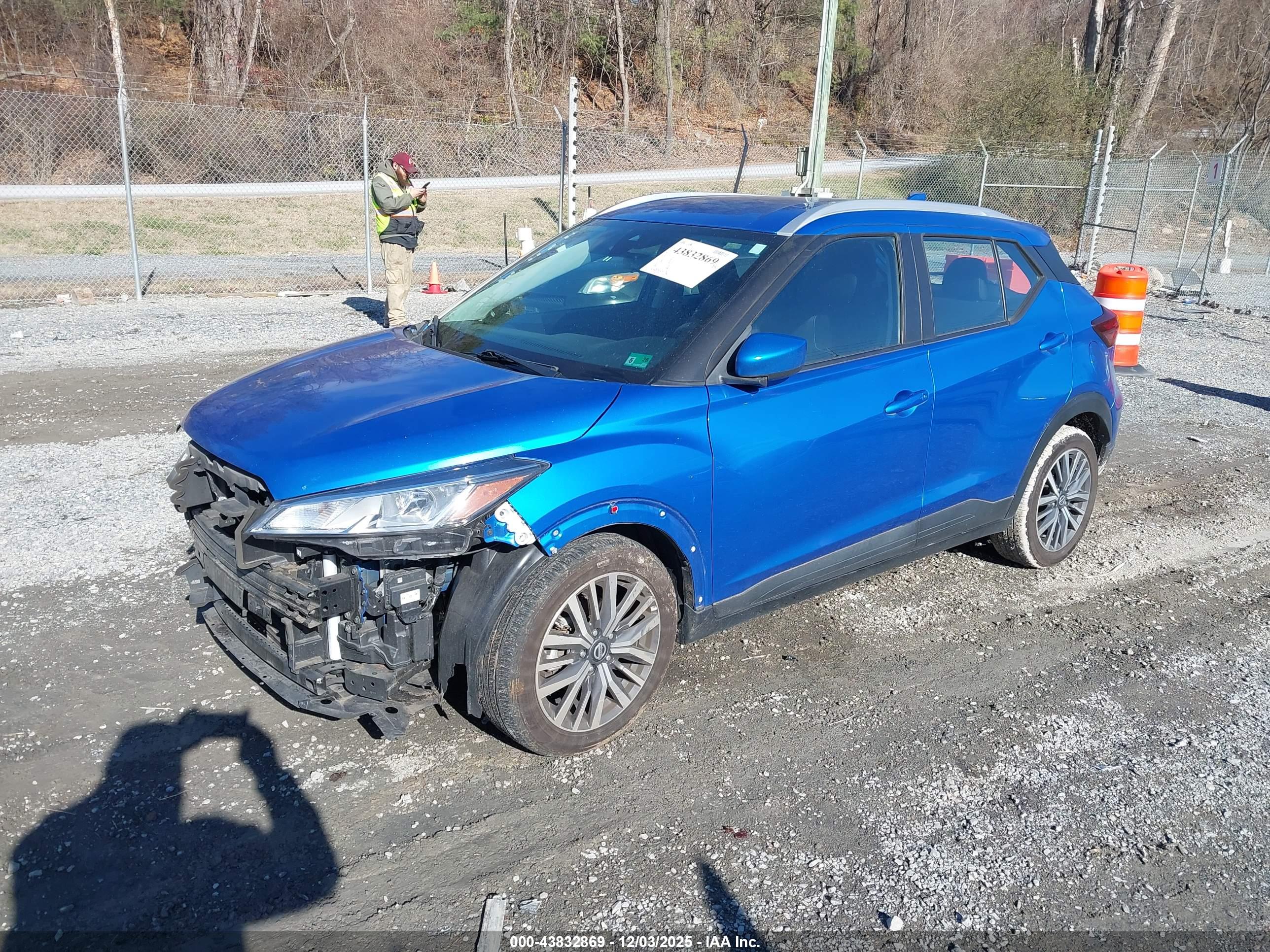 NISSAN KICKS image 2