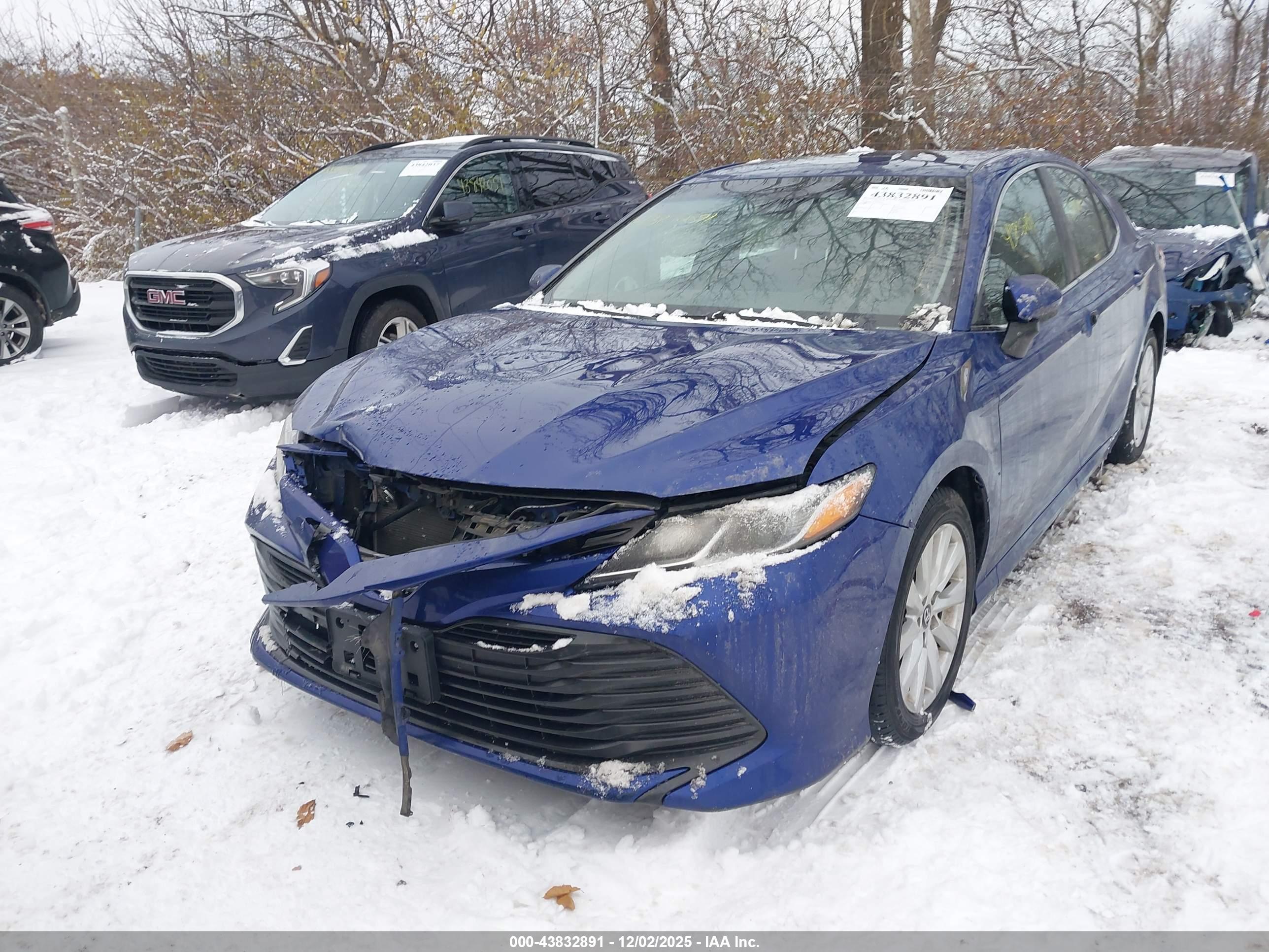 TOYOTA CAMRY image 2