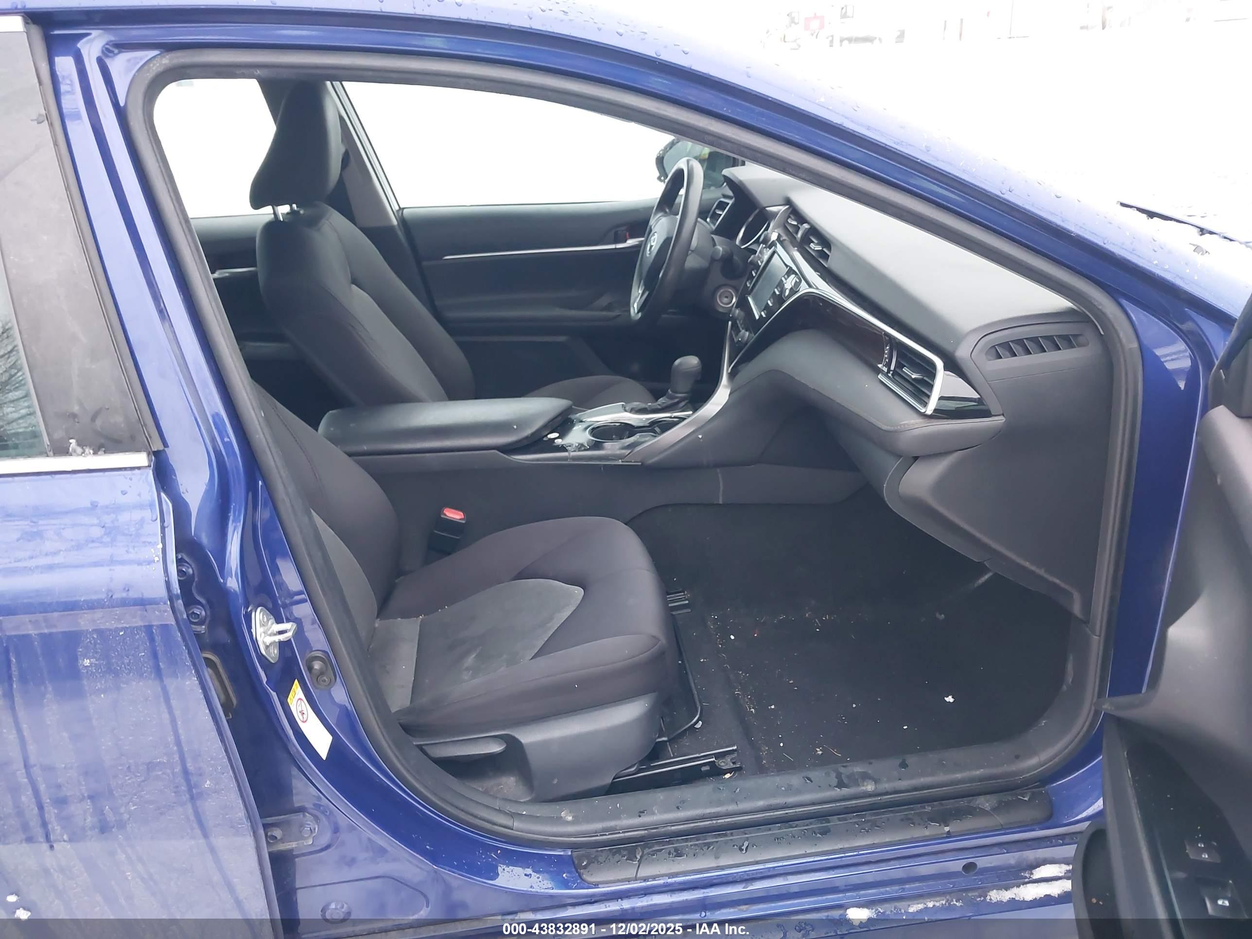 TOYOTA CAMRY image 5