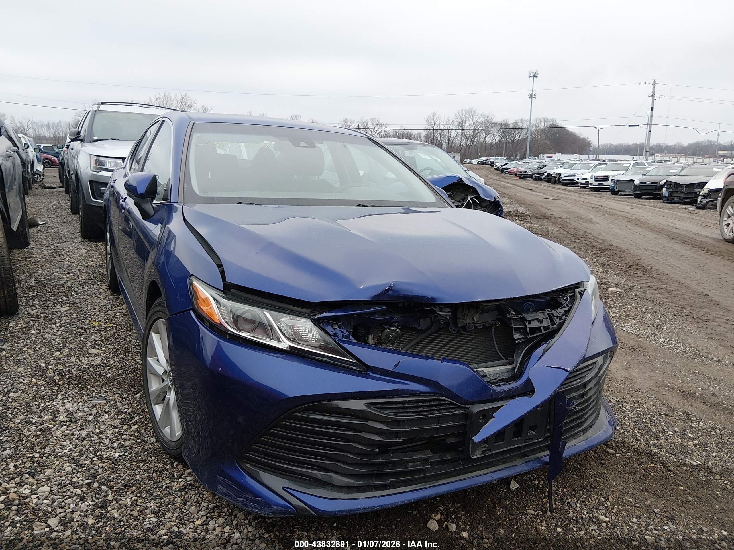 TOYOTA CAMRY image 6