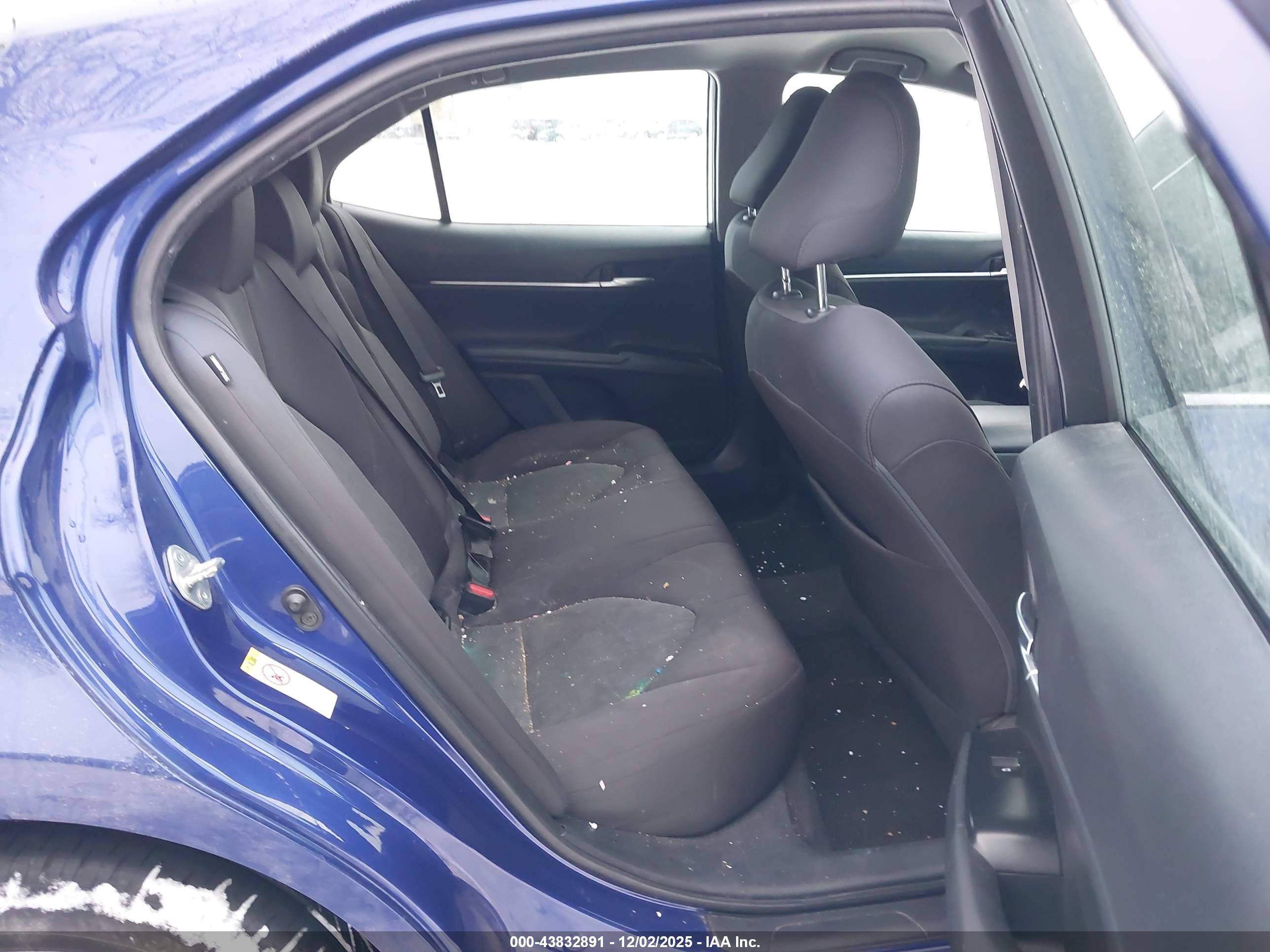 TOYOTA CAMRY image 8