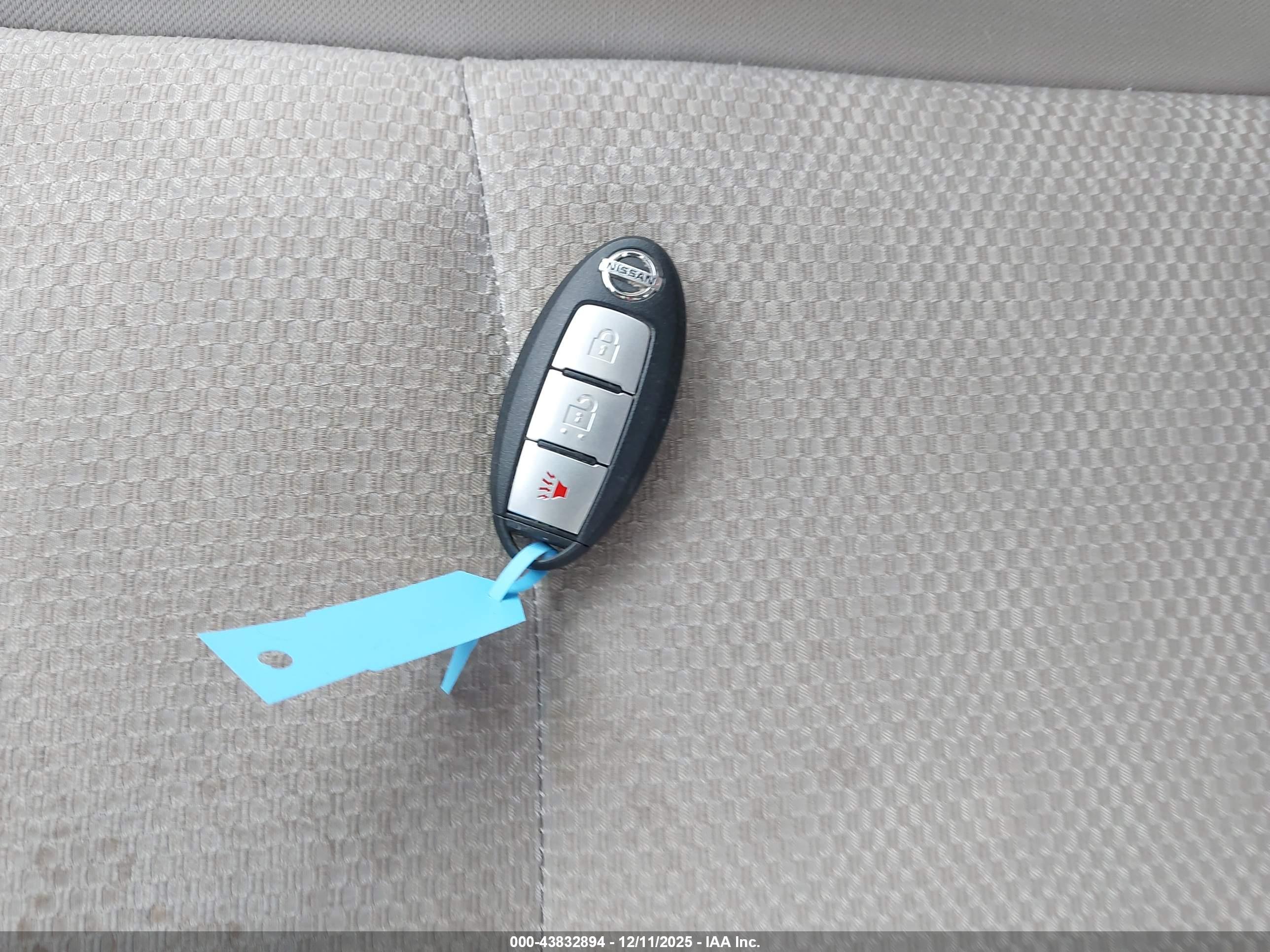 NISSAN ROGUE image 11
