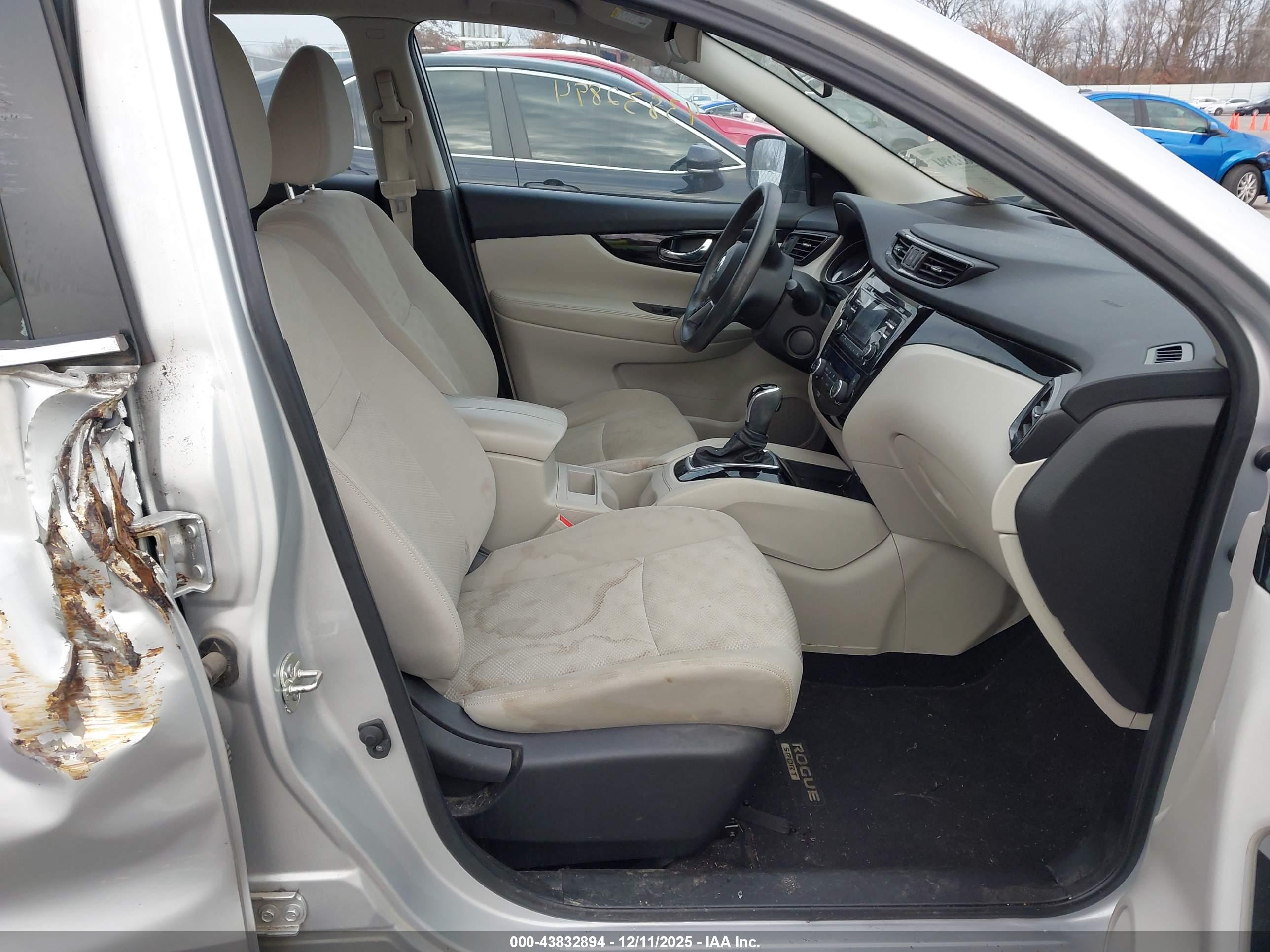 NISSAN ROGUE image 5
