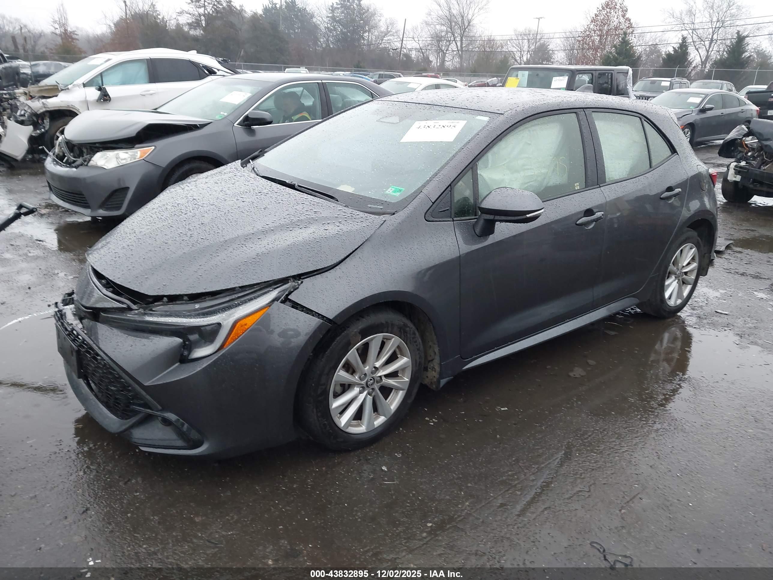TOYOTA COROLLA image 2