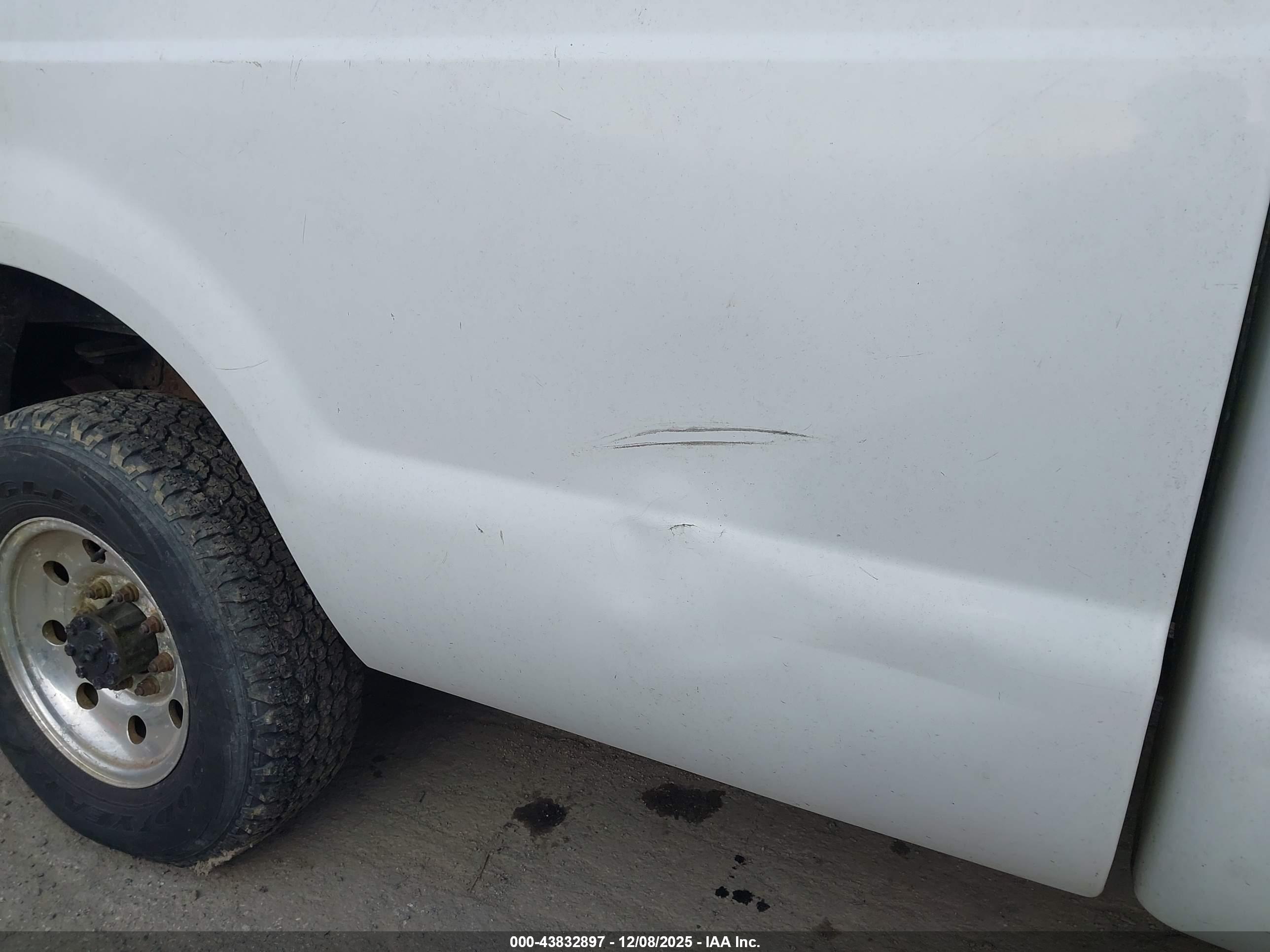 FORD F-250 image 6
