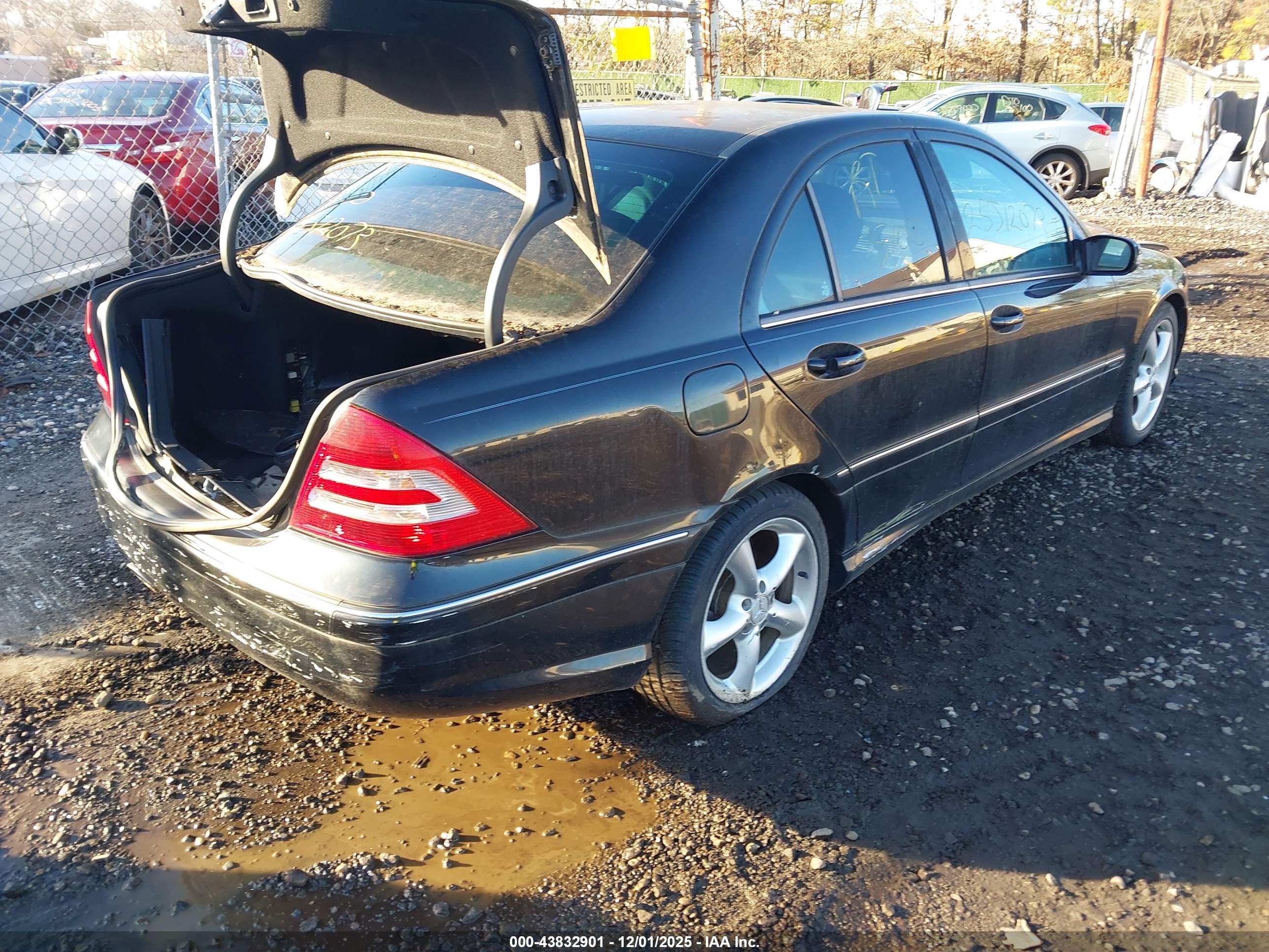 MERCEDES-BENZ C image 4