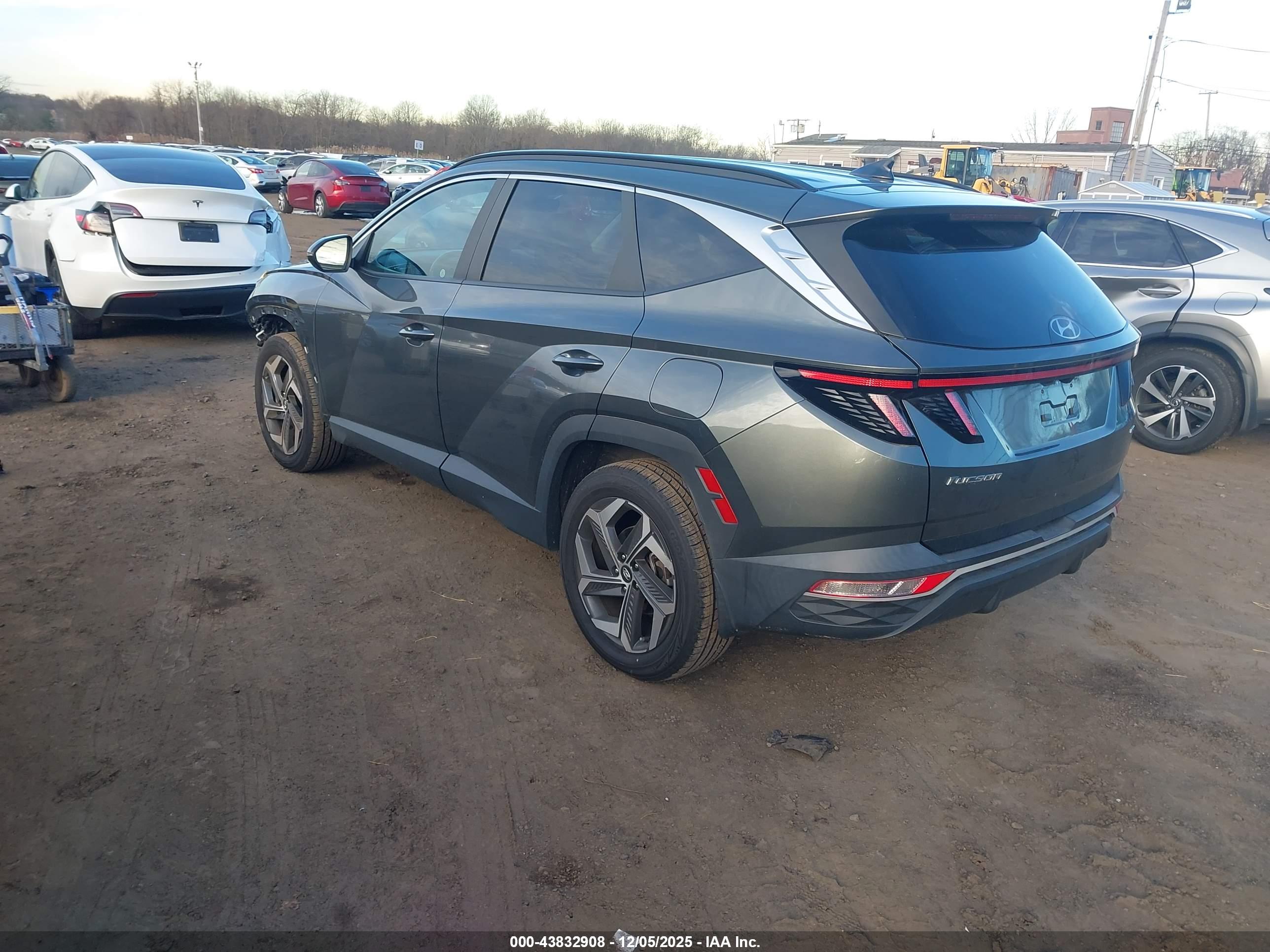 HYUNDAI TUCSON image 3