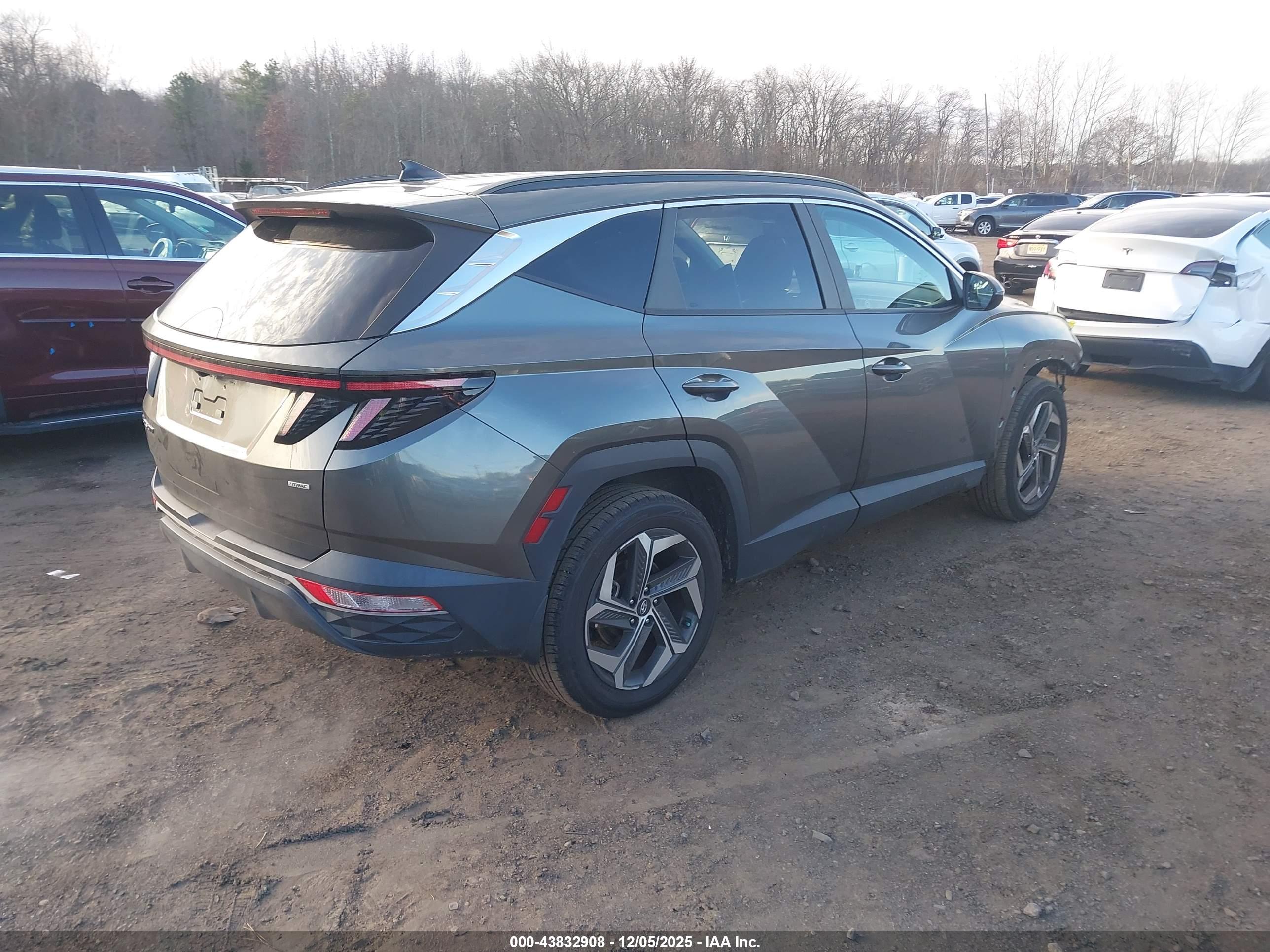HYUNDAI TUCSON image 4