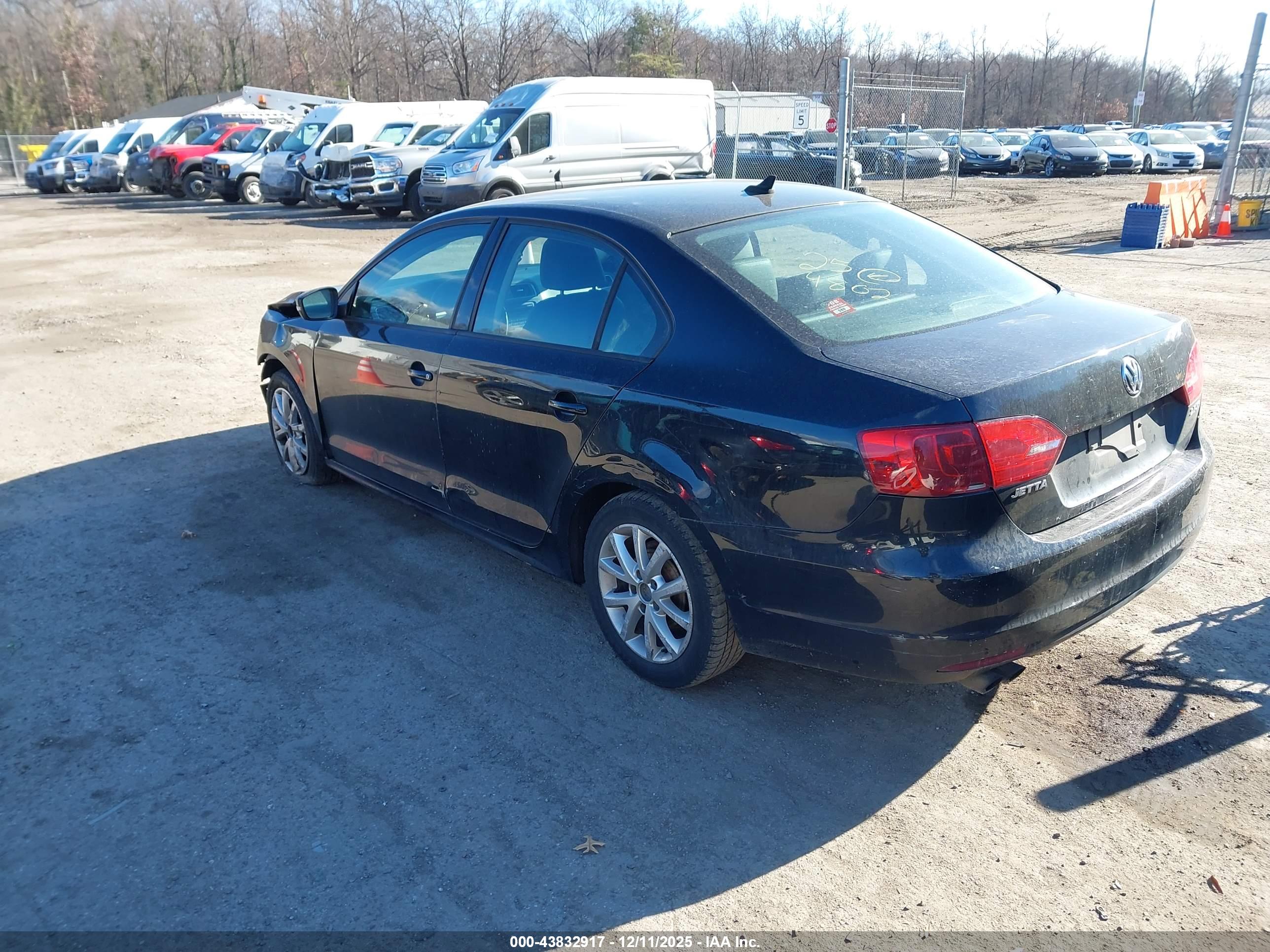 VOLKSWAGEN JETTA image 3