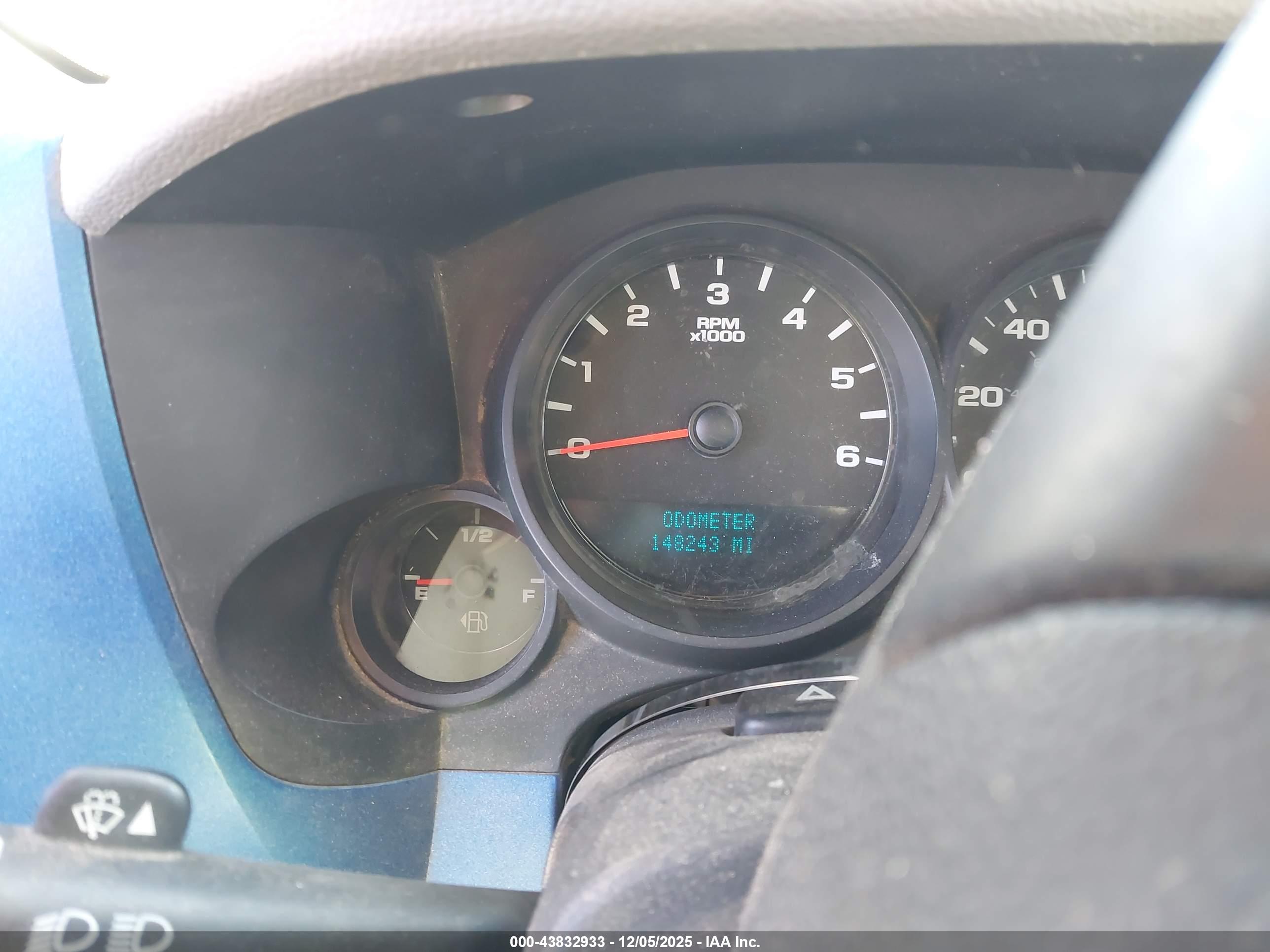 CHEVROLET SILVERADO image 7