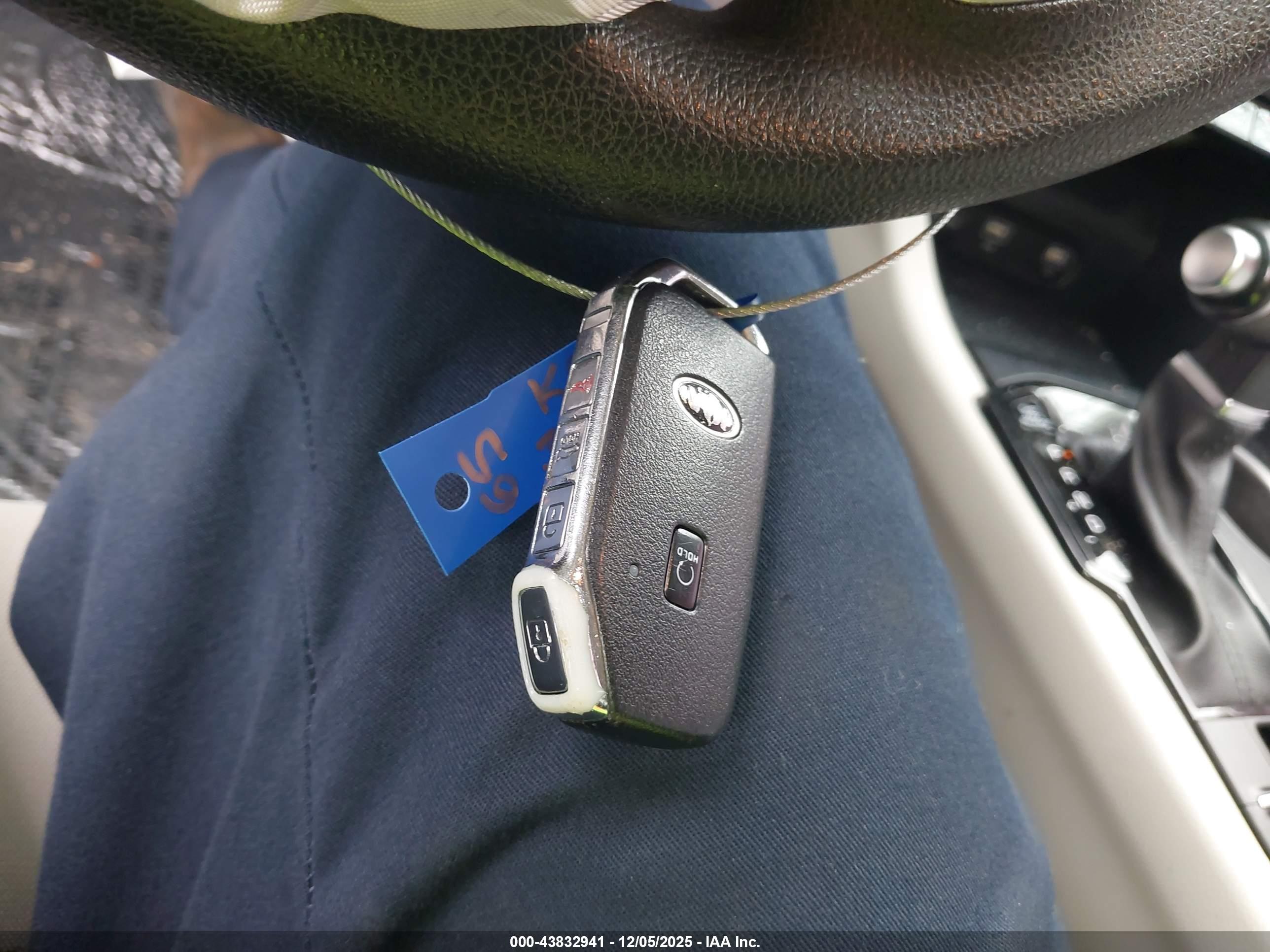 KIA K5 image 11