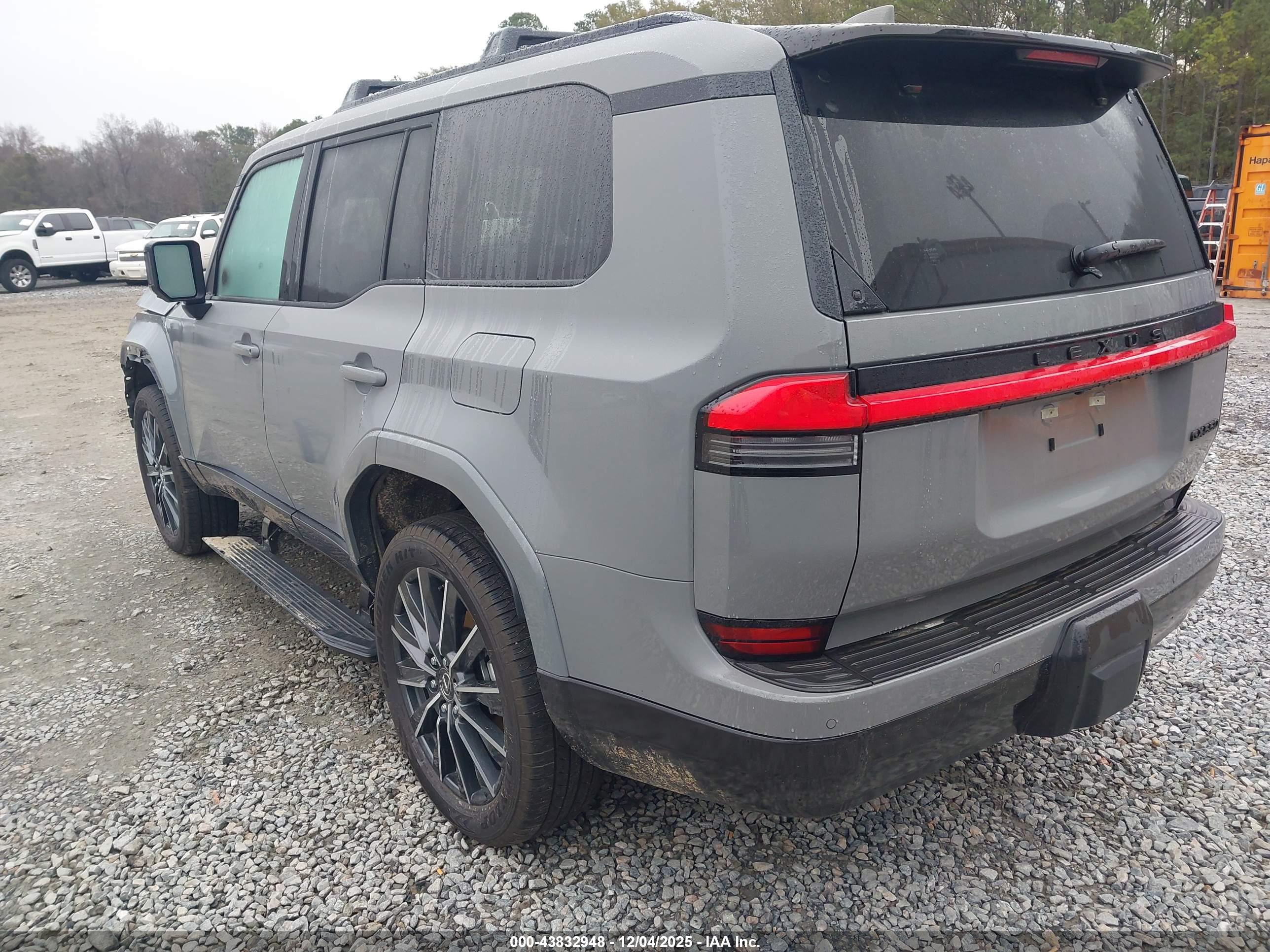 LEXUS GX image 3
