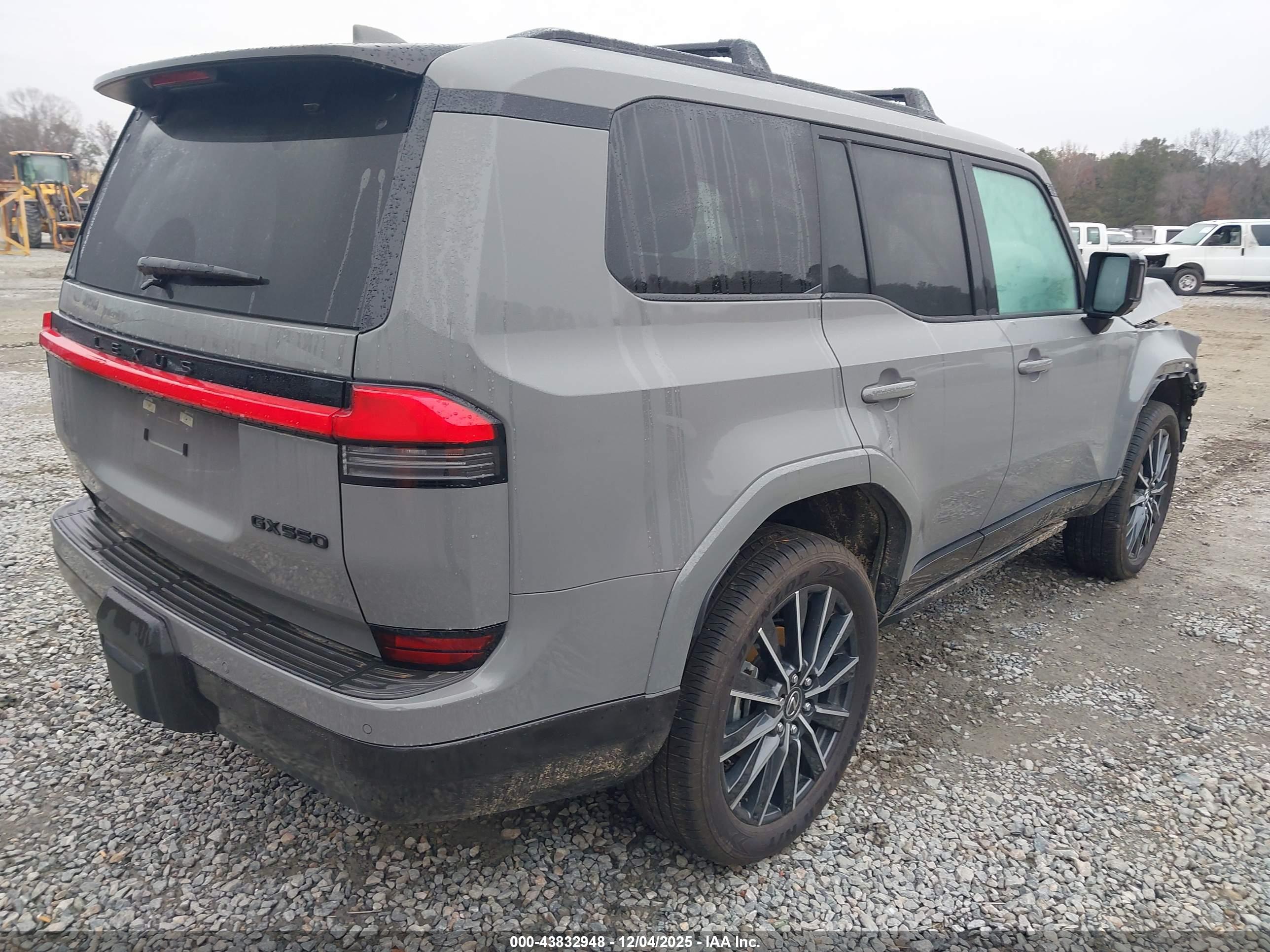 LEXUS GX image 4