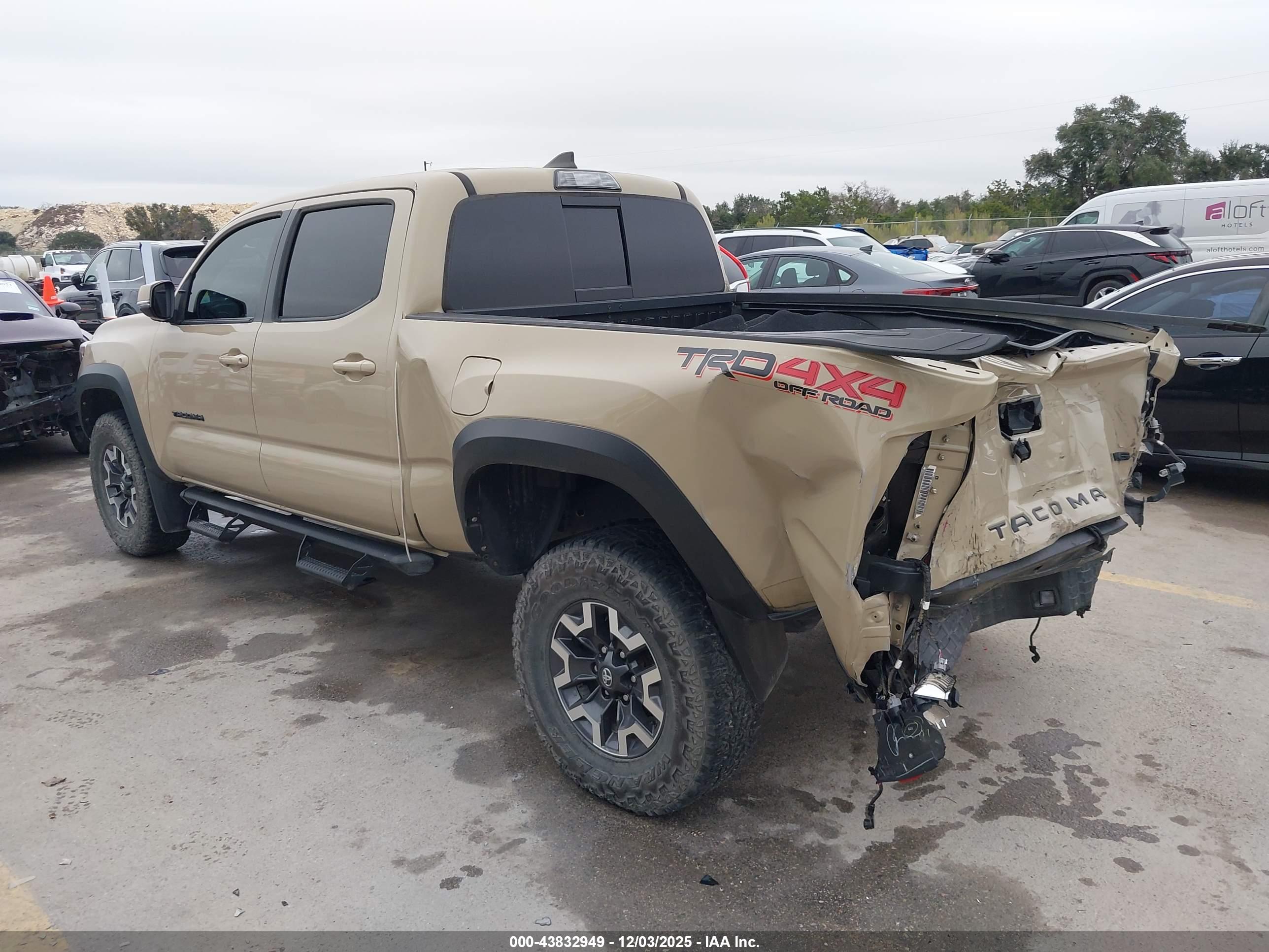 TOYOTA TACOMA image 3