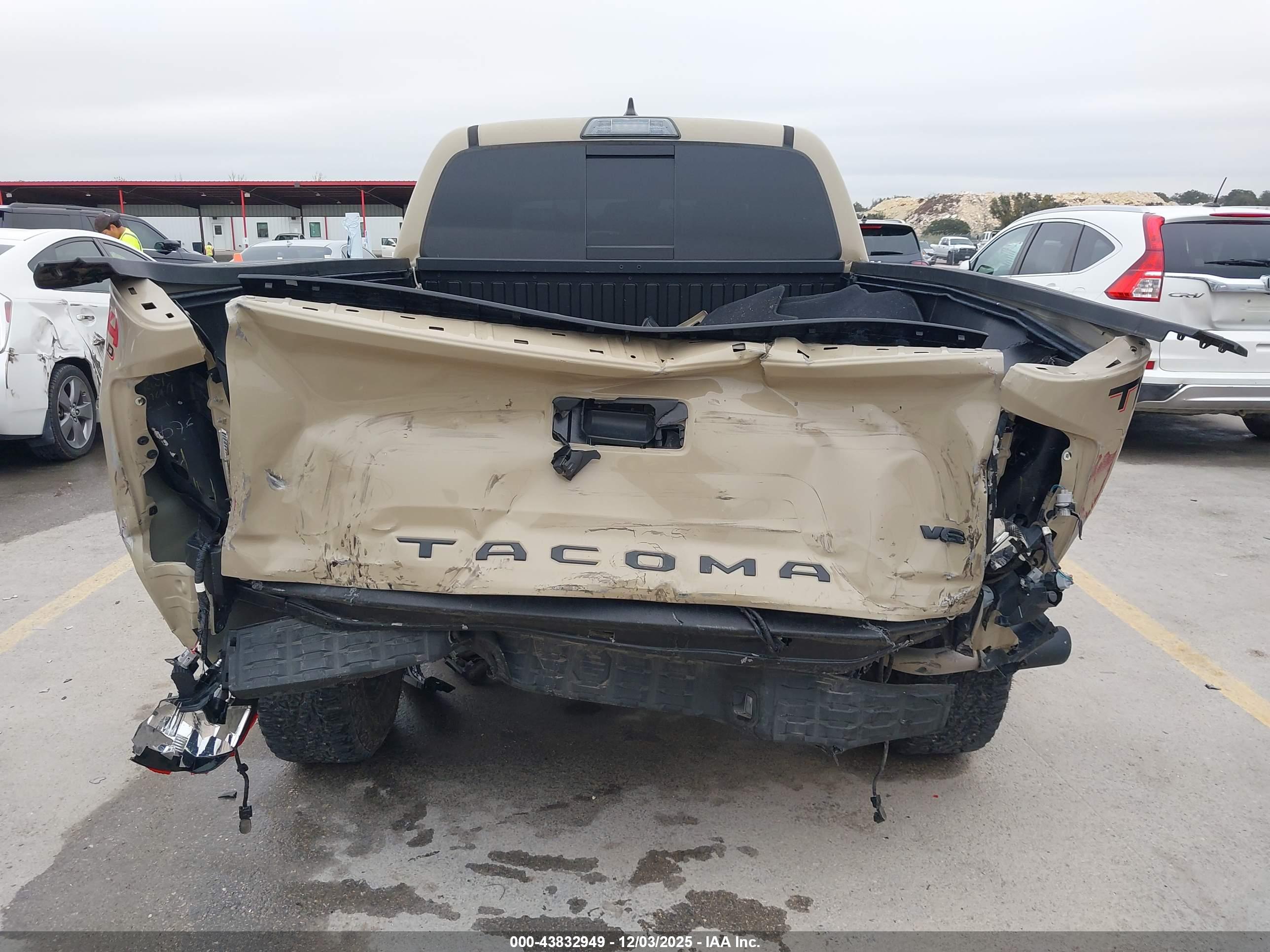 TOYOTA TACOMA image 6