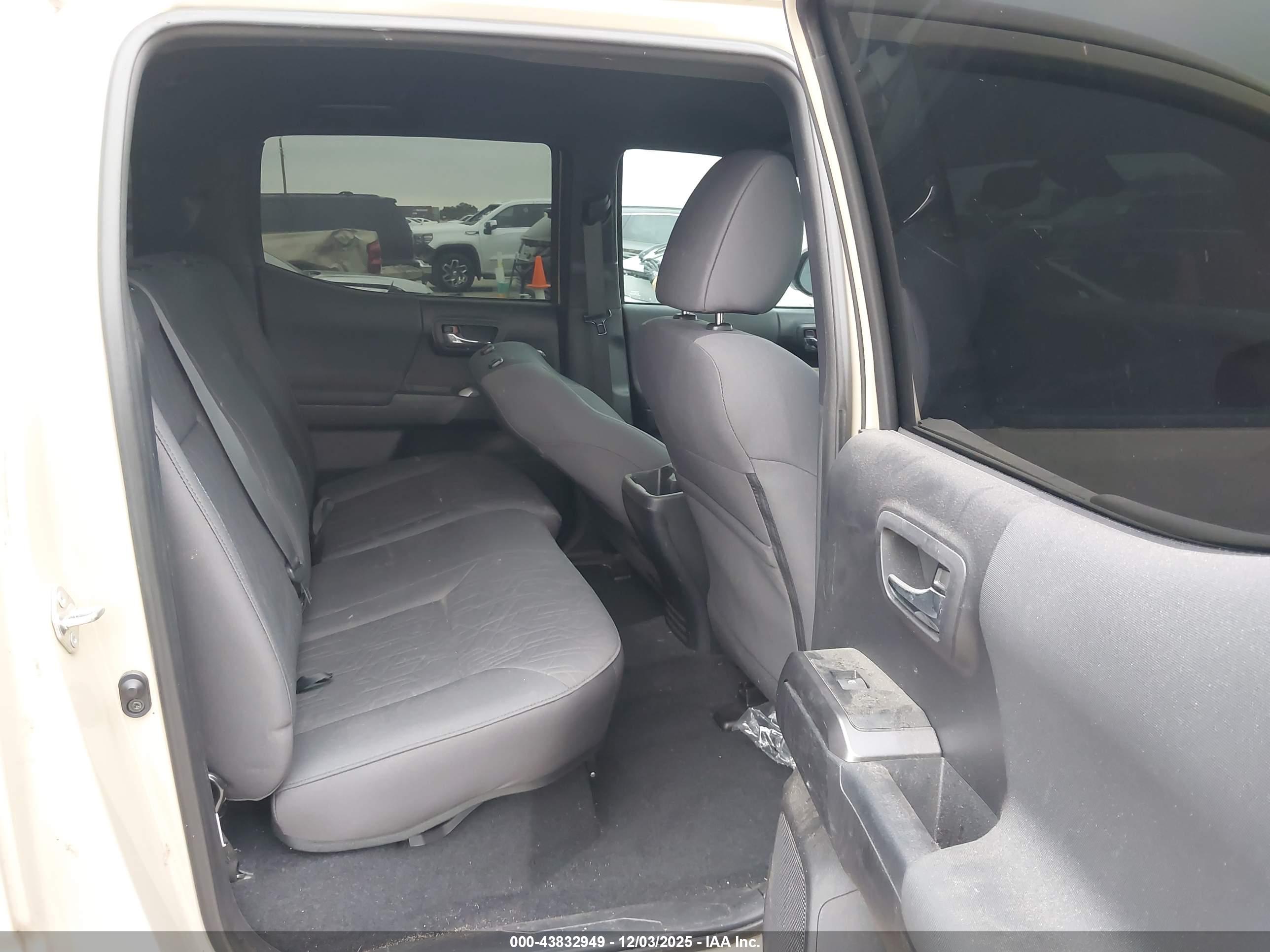 TOYOTA TACOMA image 8