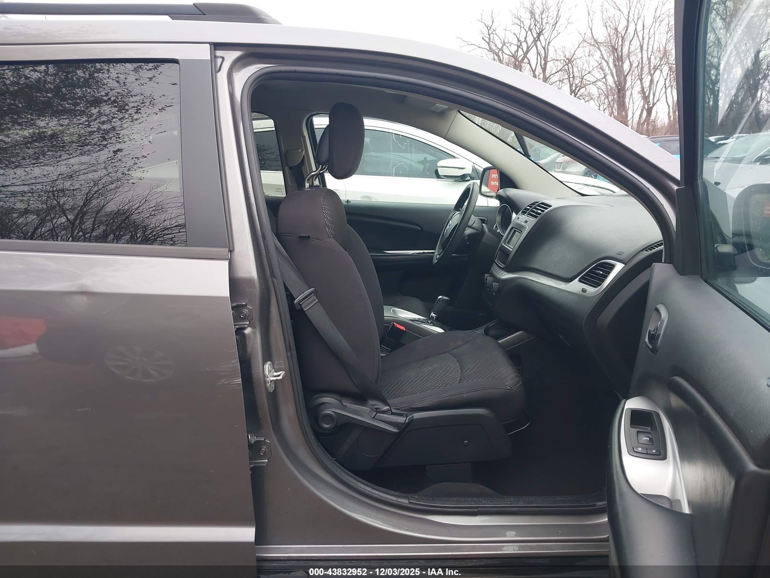 DODGE JOURNEY image 5
