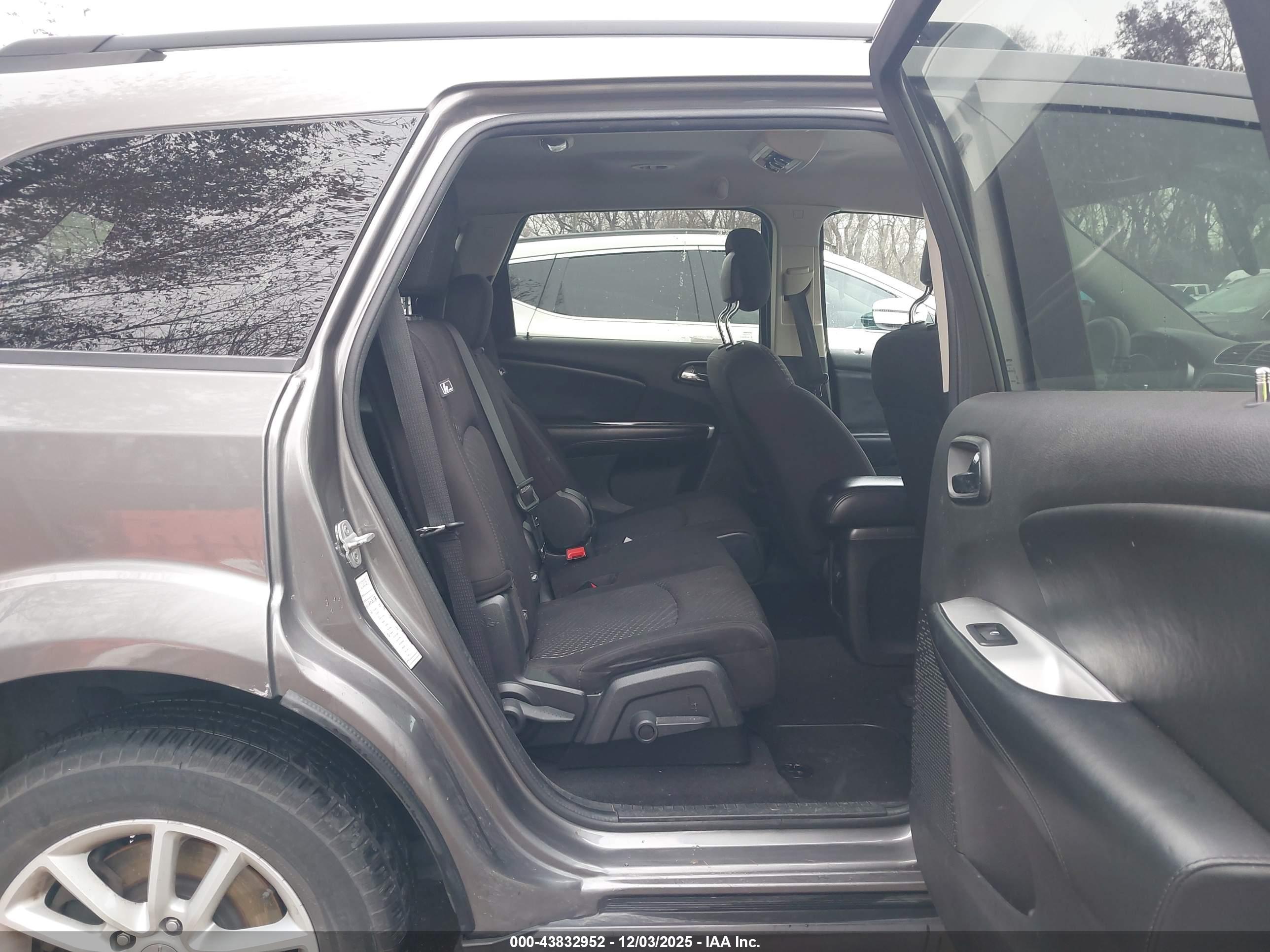 DODGE JOURNEY image 8