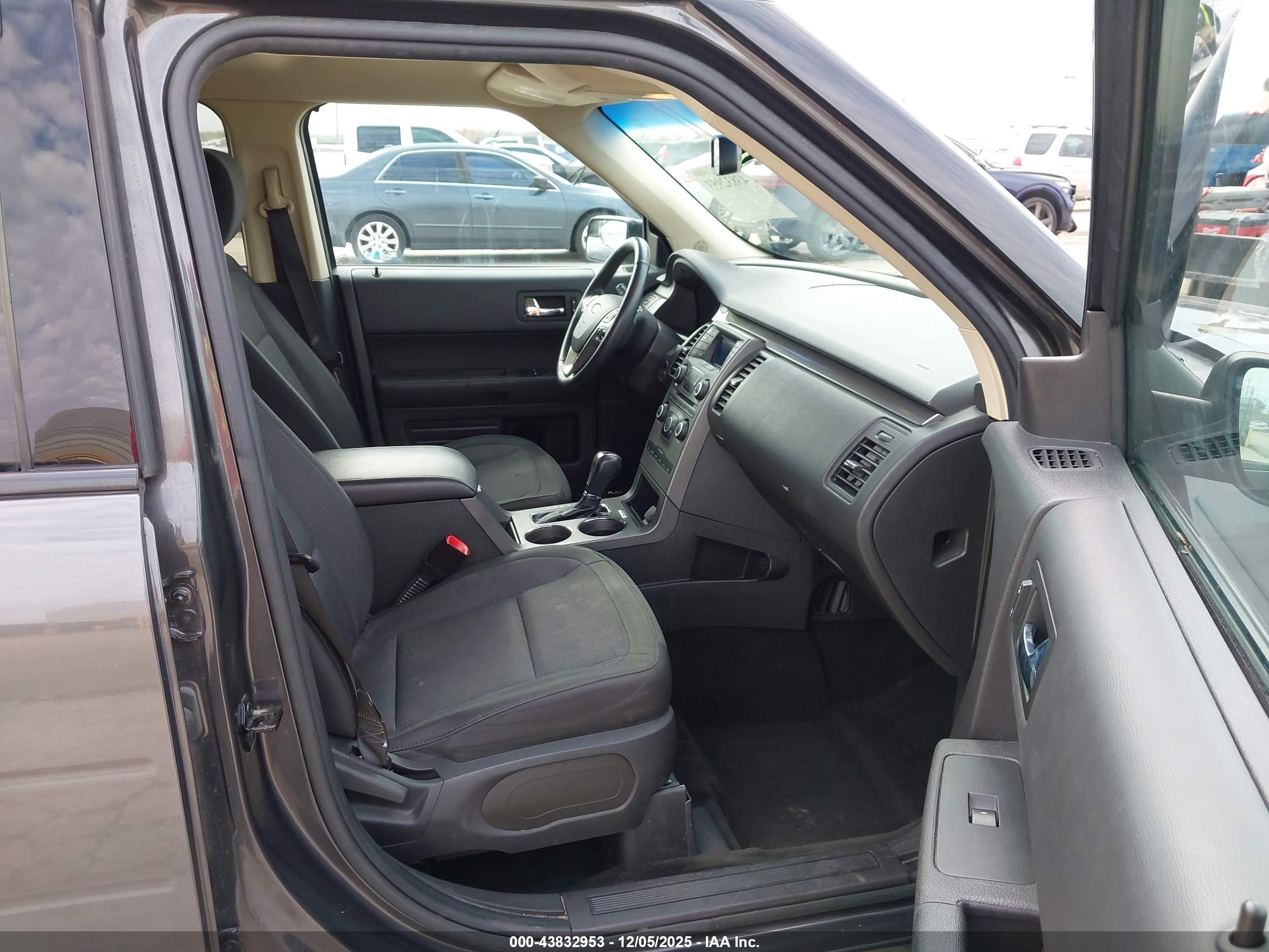 FORD FLEX image 5