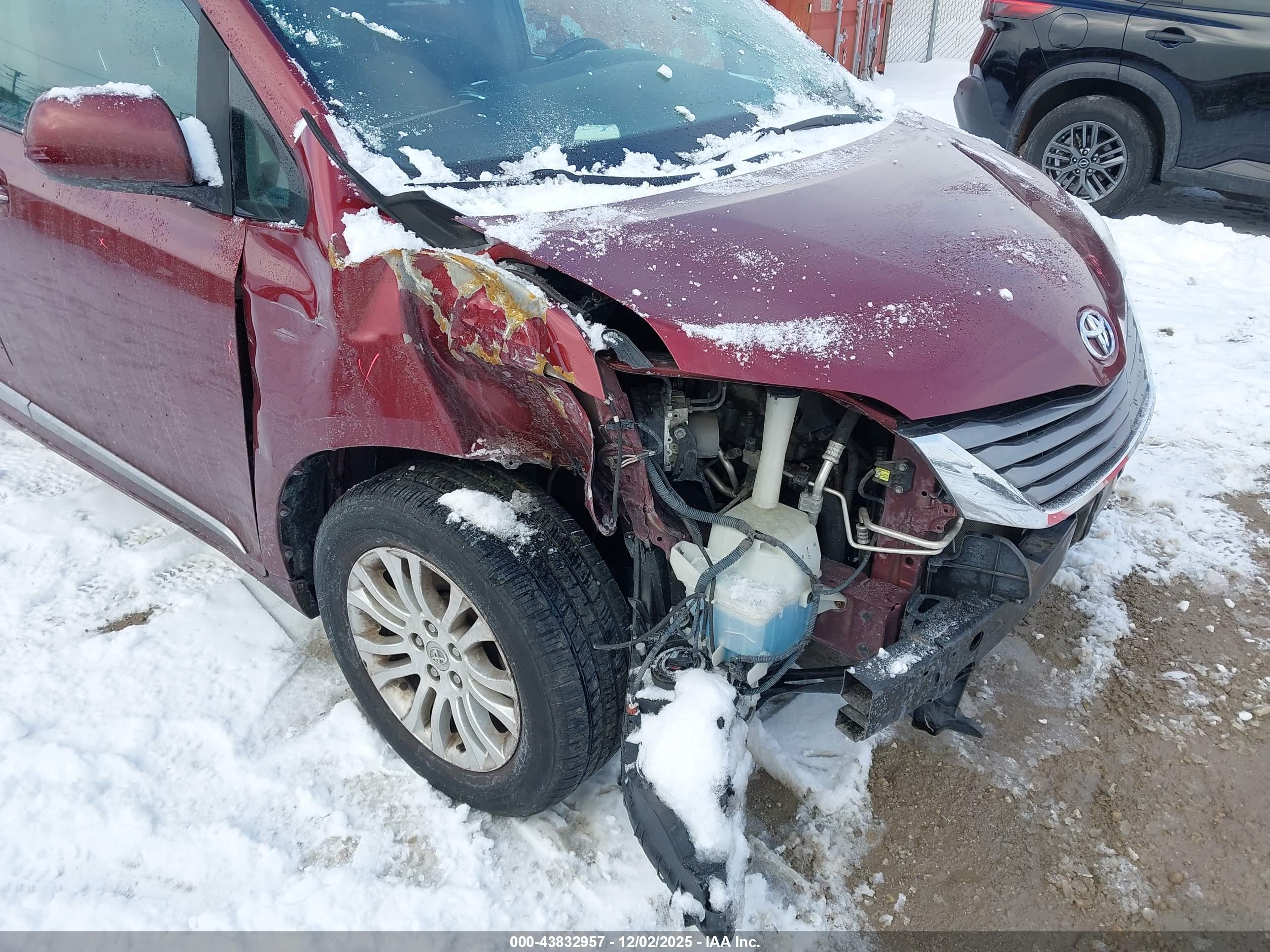 TOYOTA SIENNA image 6