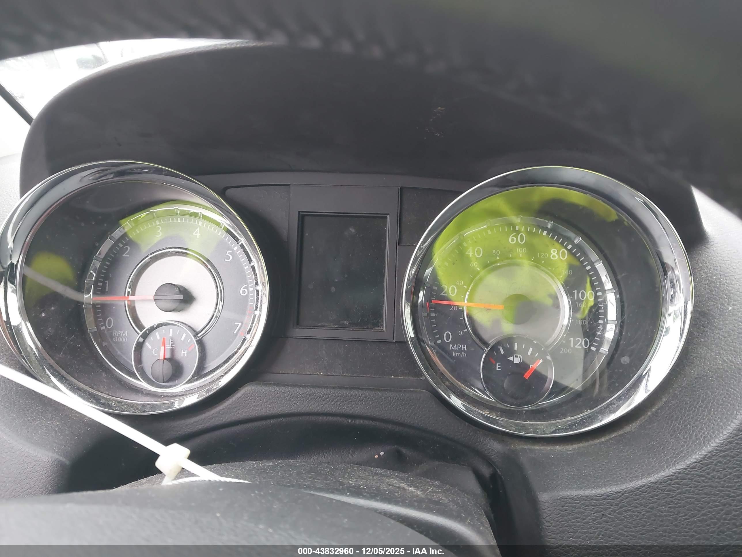 CHRYSLER TOWN image 7
