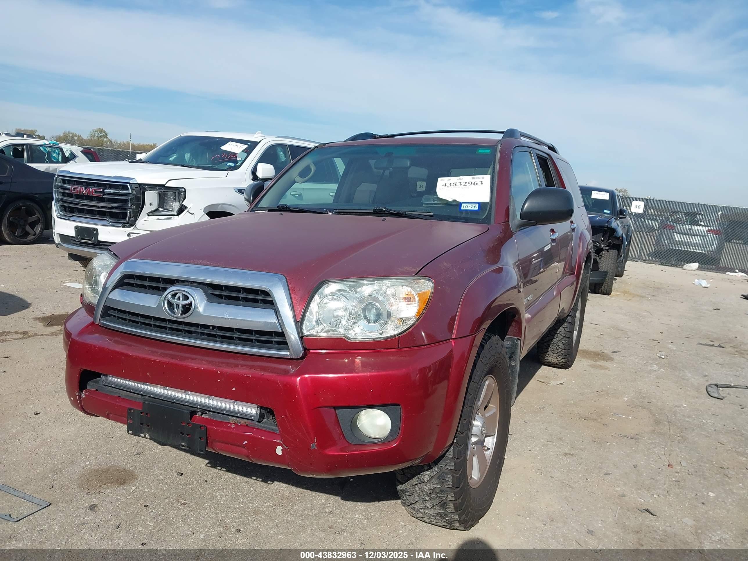 TOYOTA 4RUNNER image 2