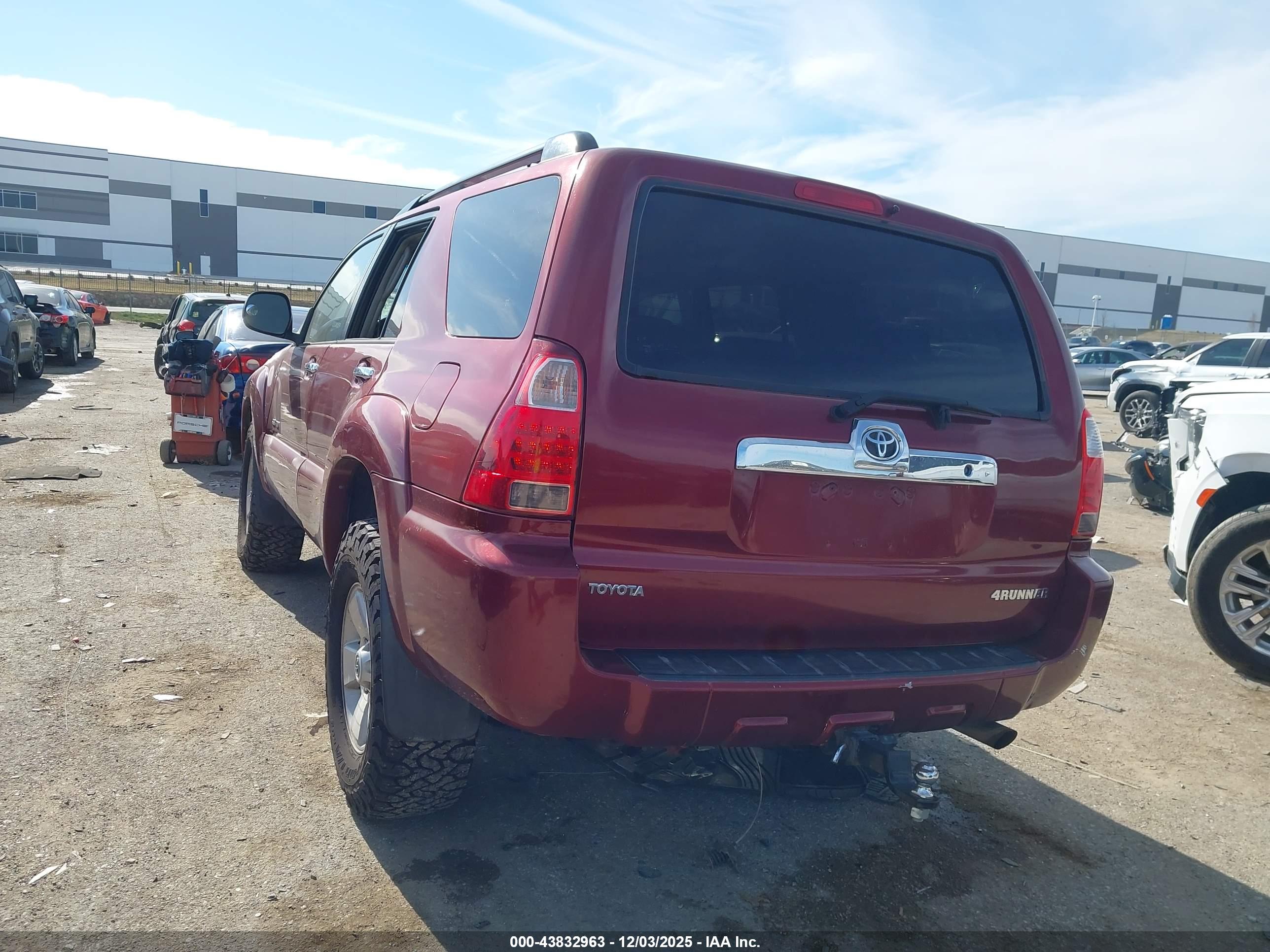TOYOTA 4RUNNER image 3