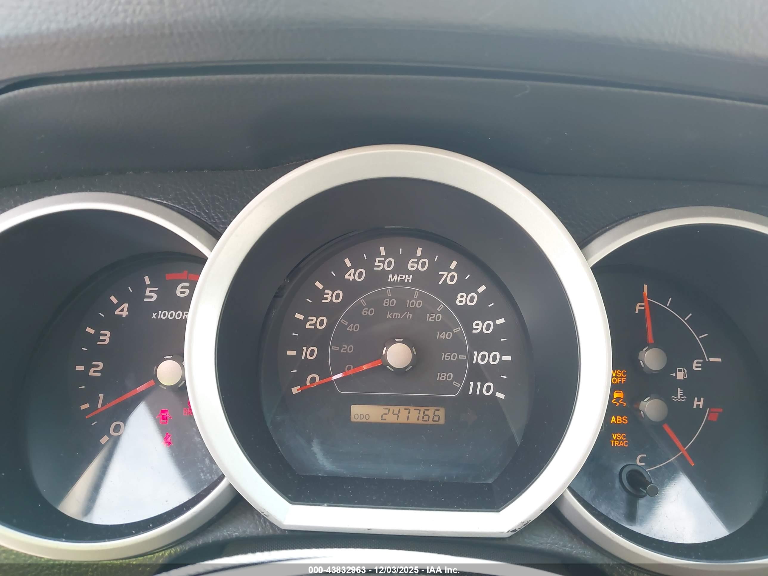 TOYOTA 4RUNNER image 7