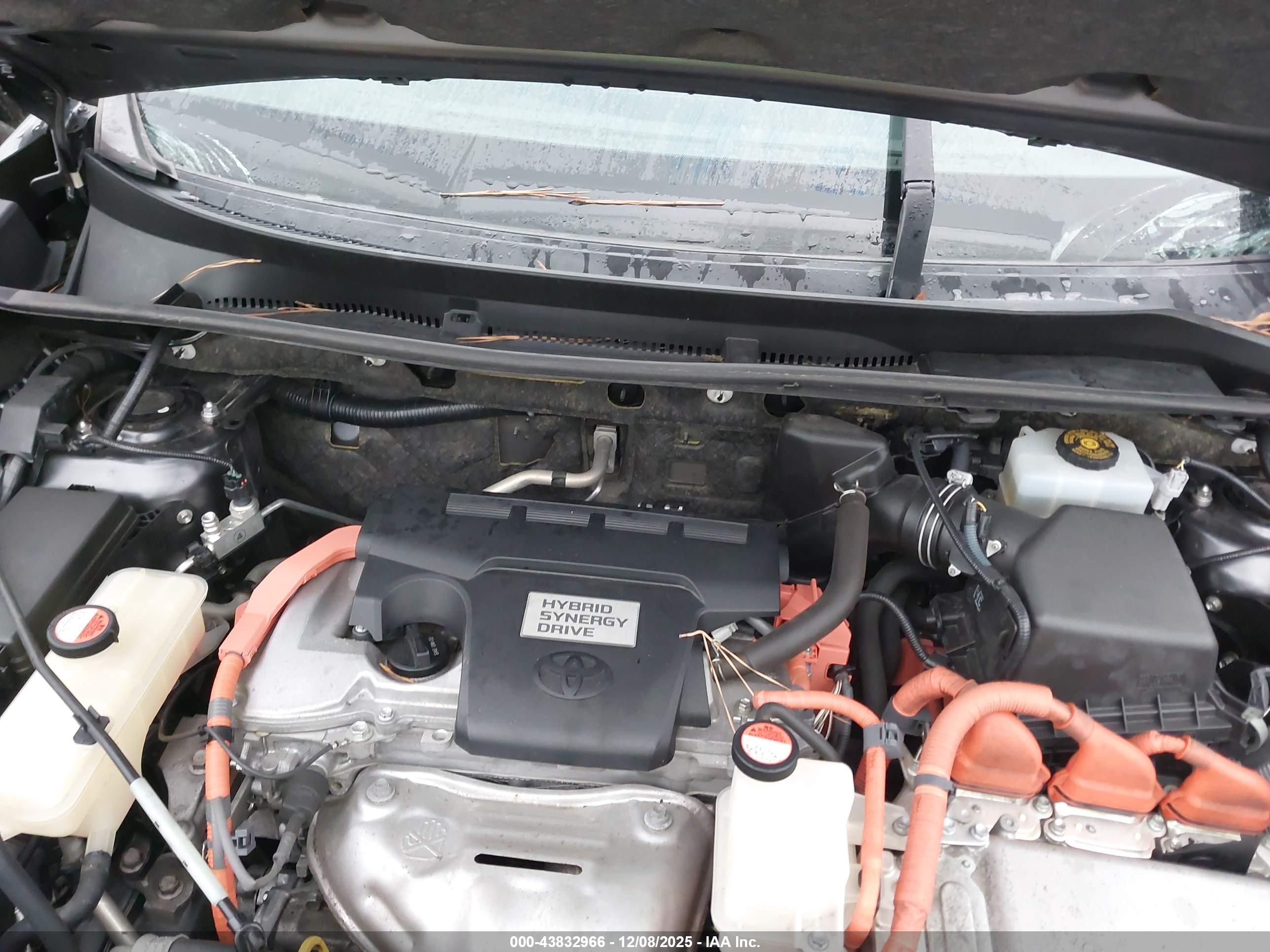 TOYOTA RAV4 image 10