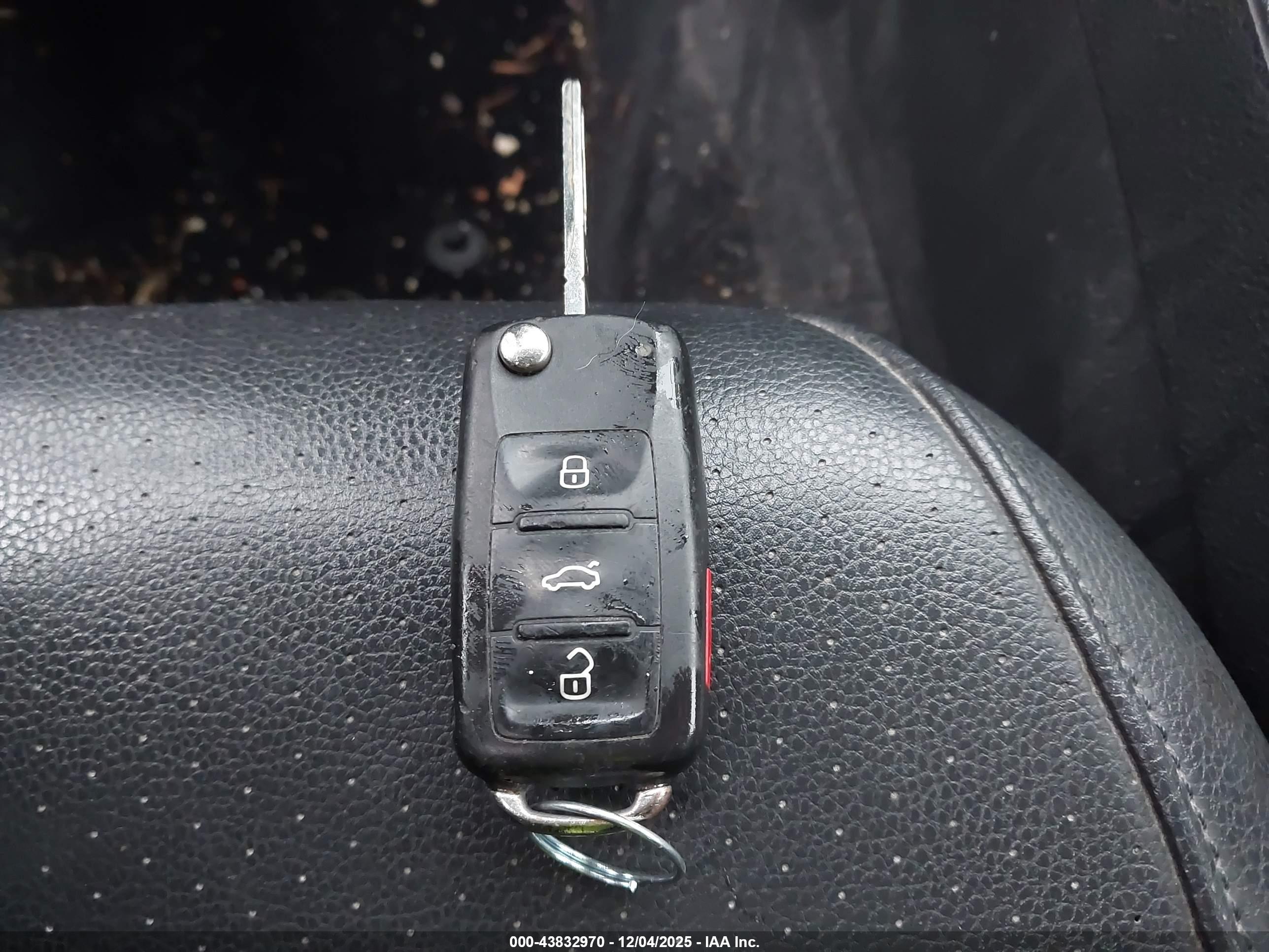 VOLKSWAGEN PASSAT image 11