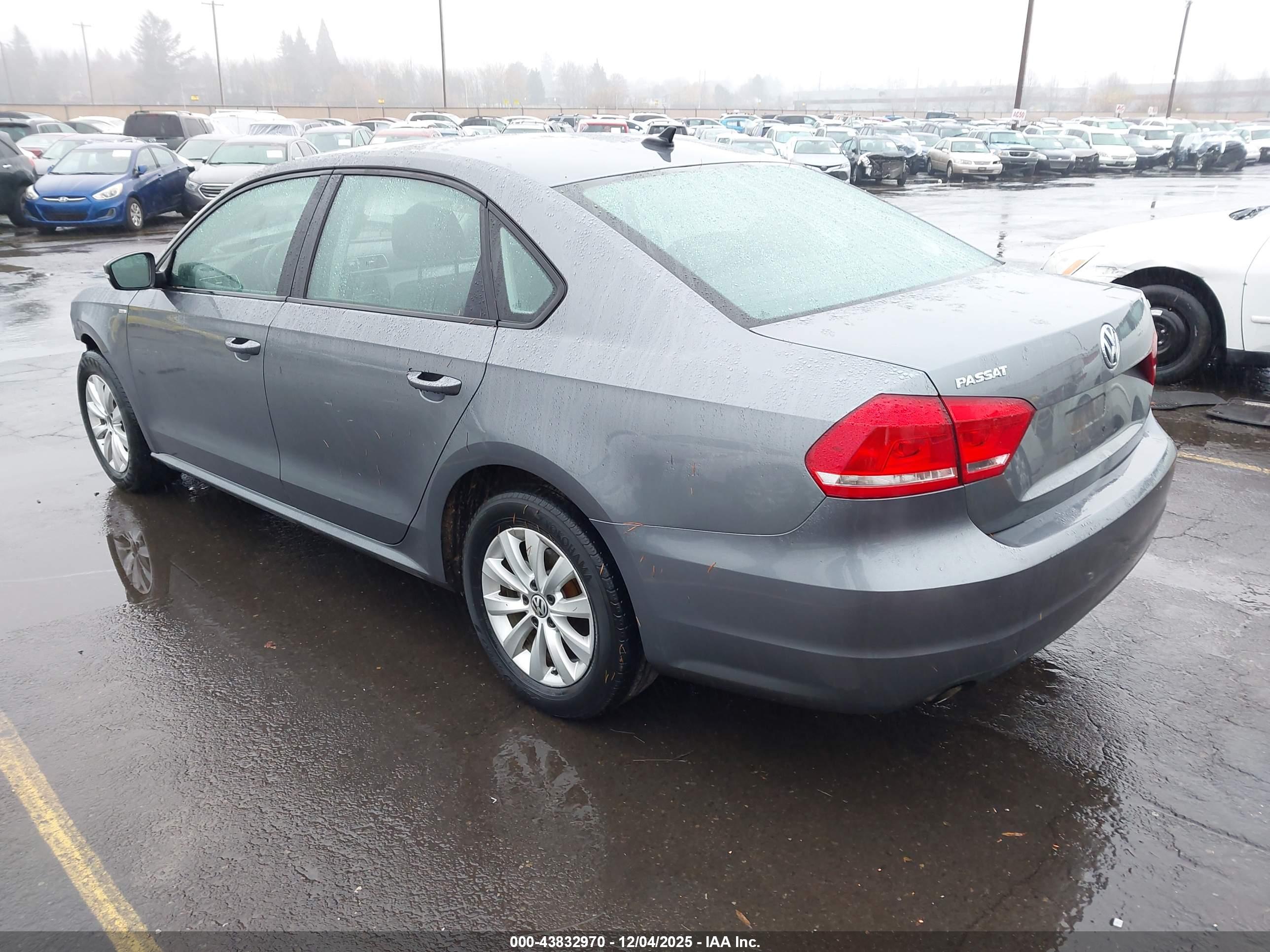 VOLKSWAGEN PASSAT image 3