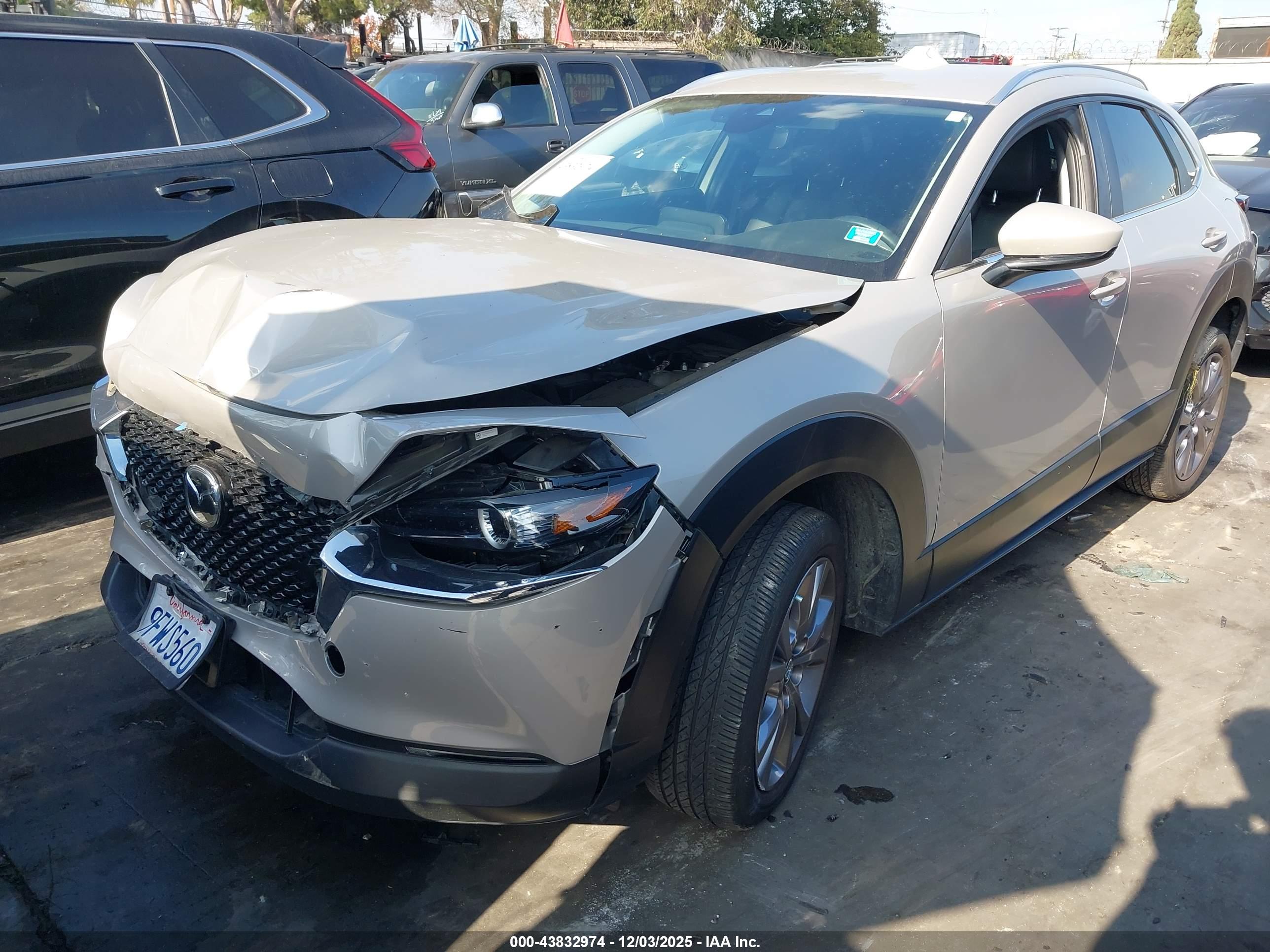MAZDA CX-30 image 2
