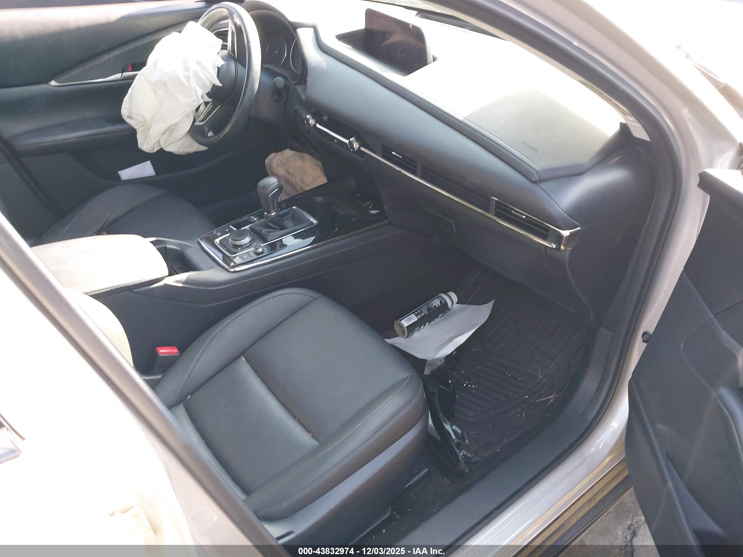 MAZDA CX-30 image 5