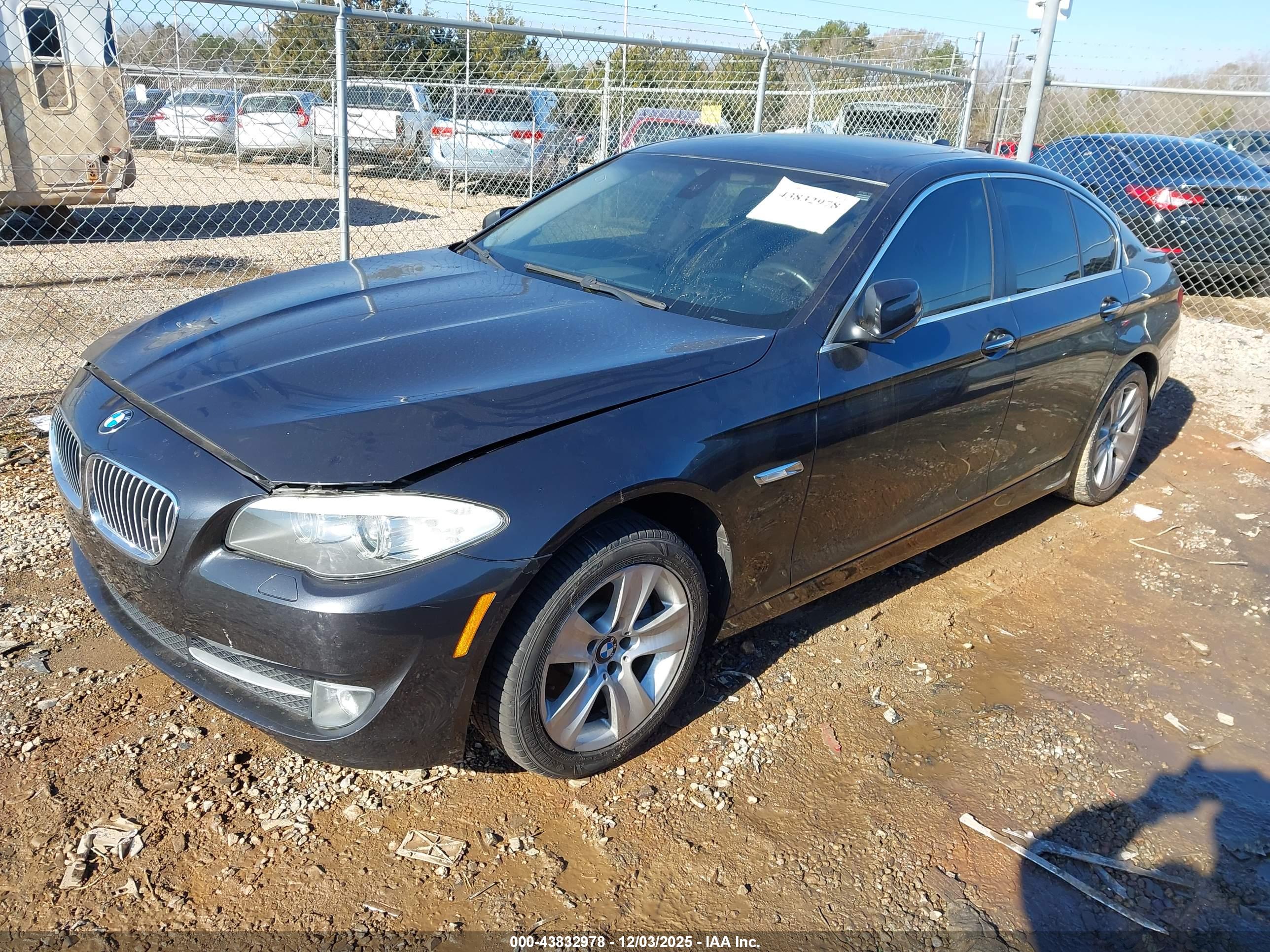 BMW 528I image 2