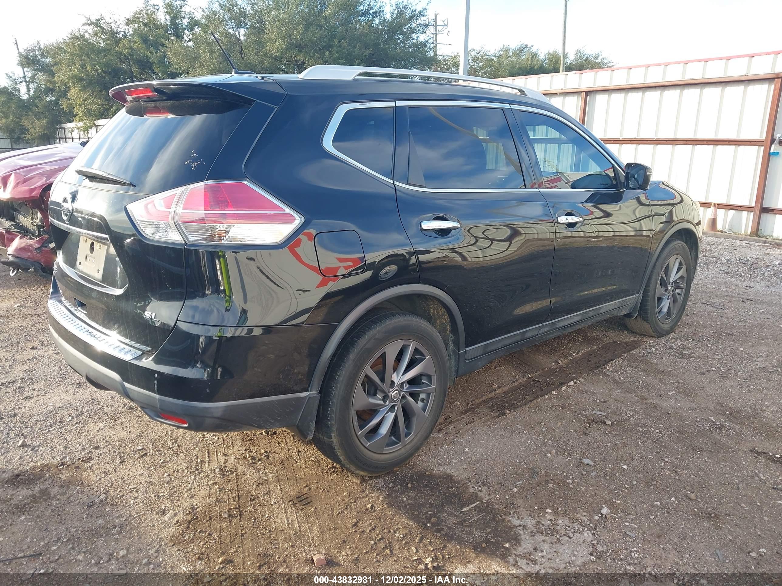 NISSAN ROGUE image 4