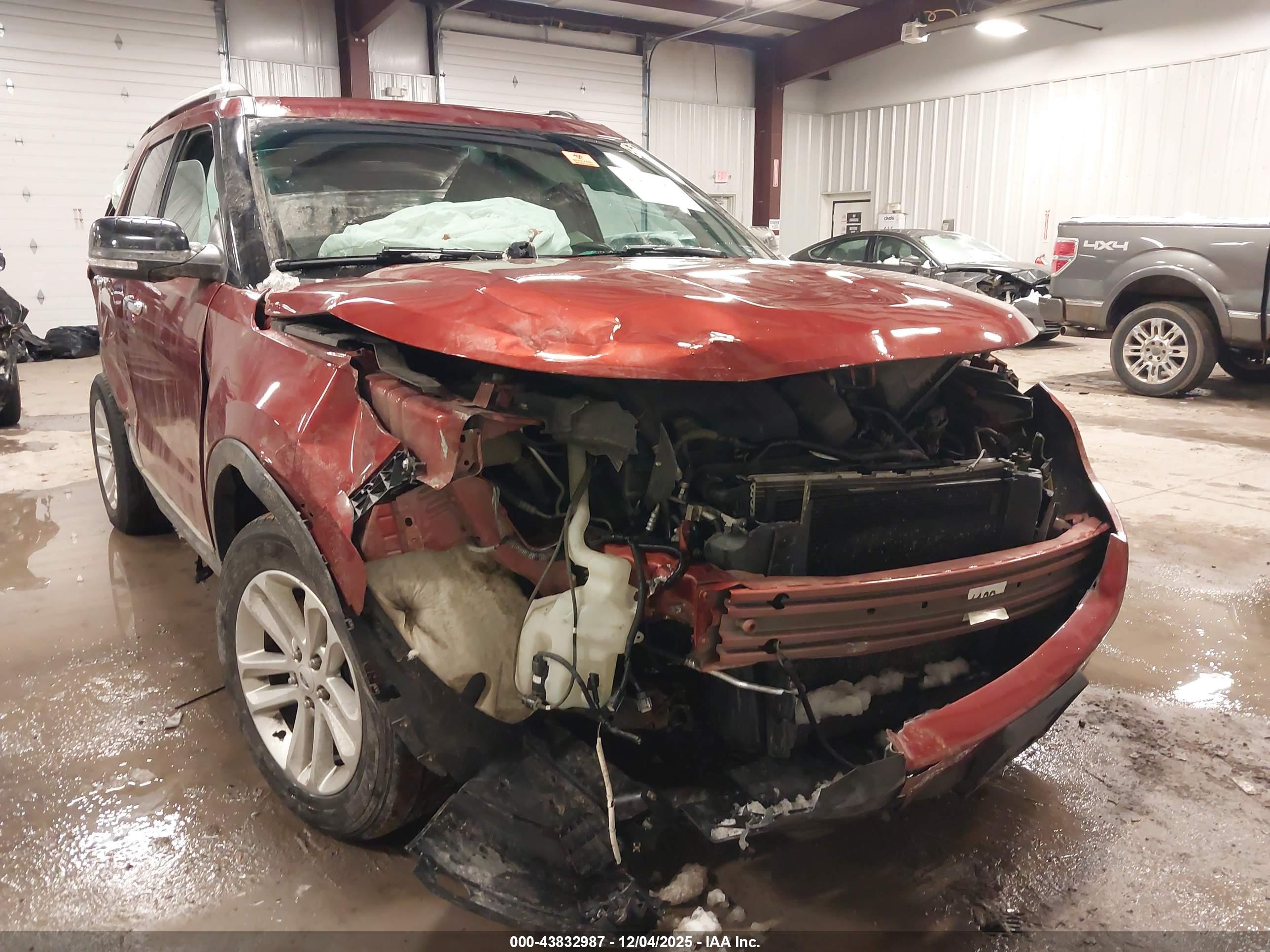 FORD EXPLORER image 6