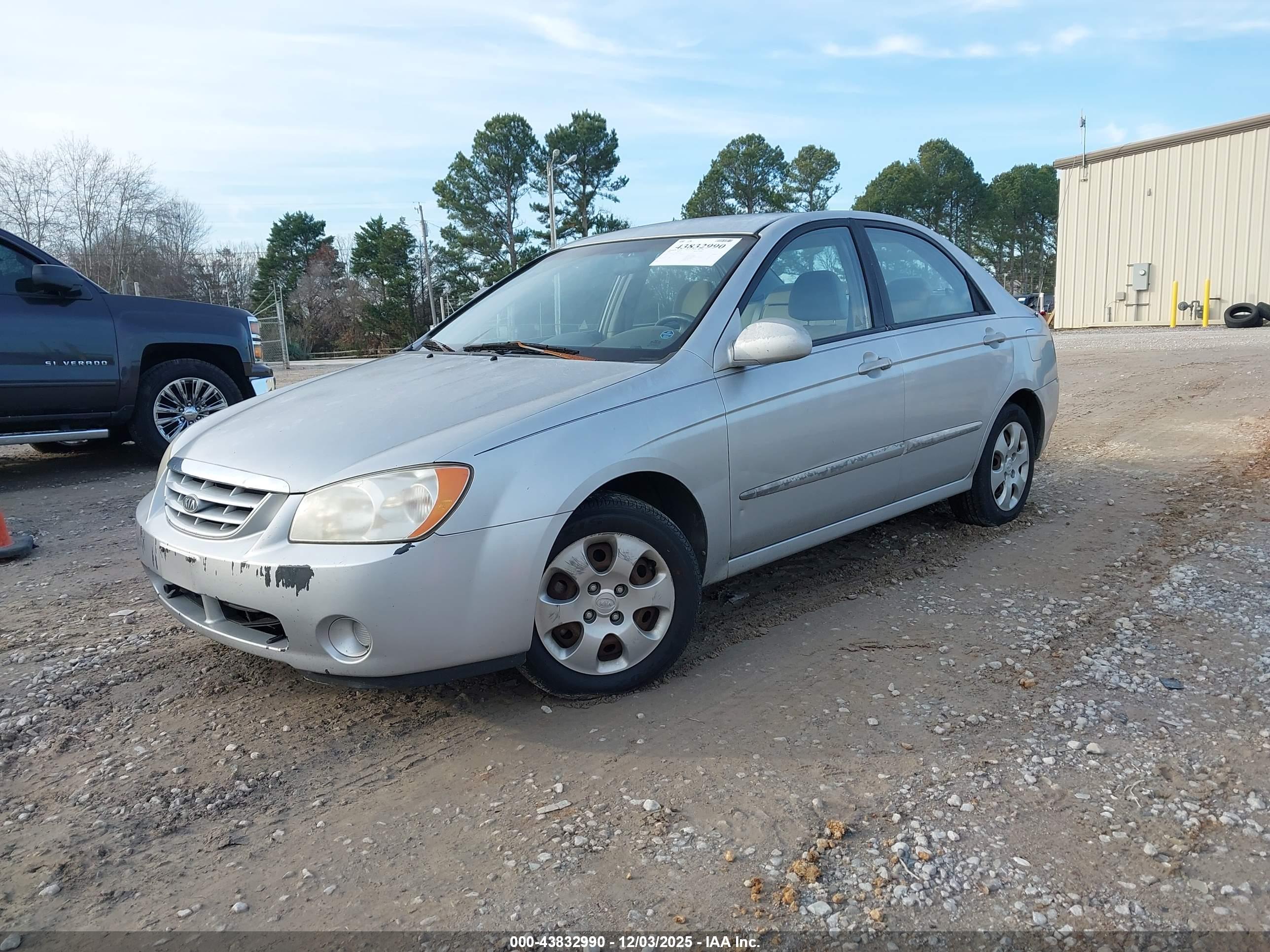 KIA SPECTRA image 2