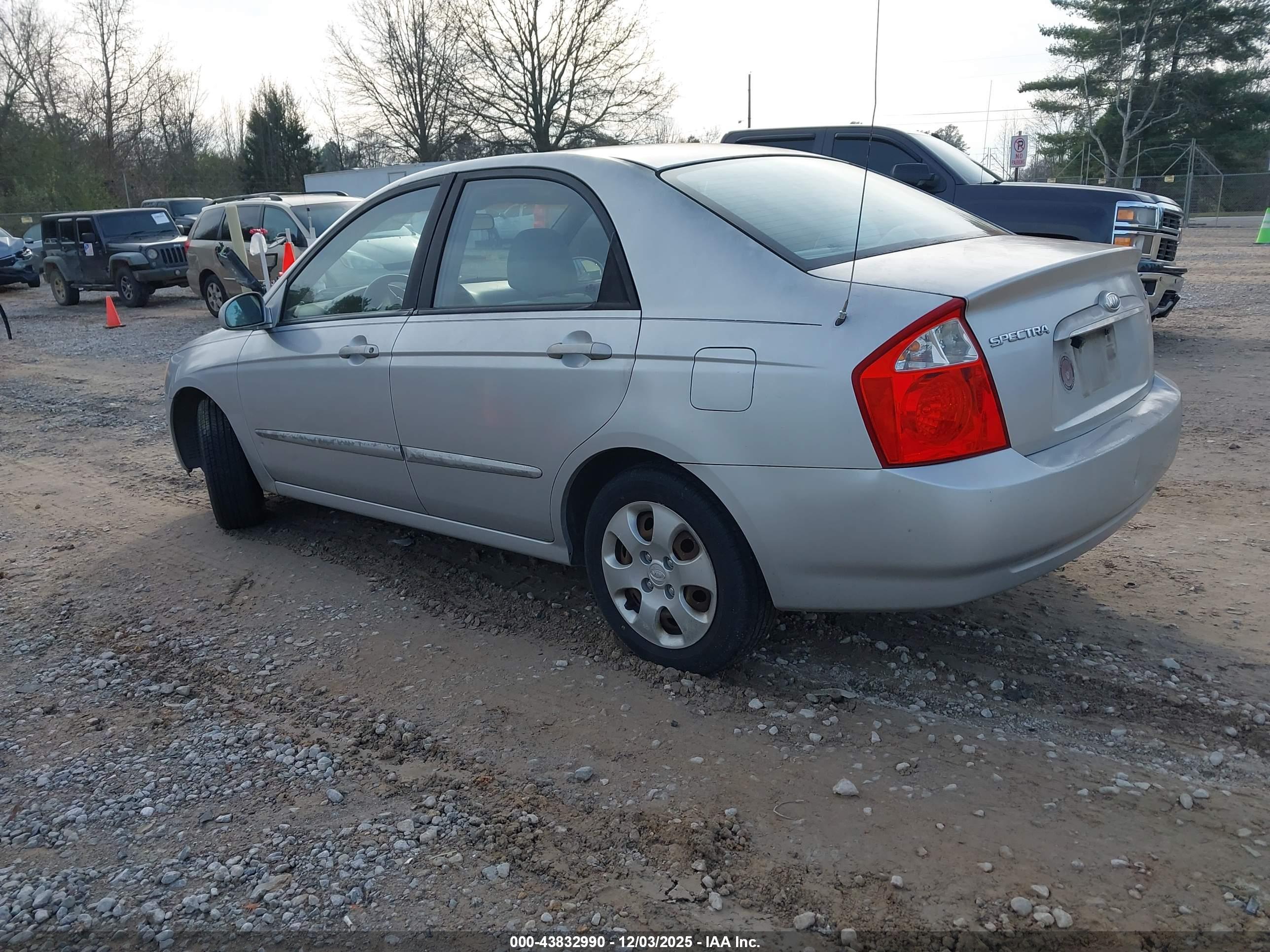 KIA SPECTRA image 3