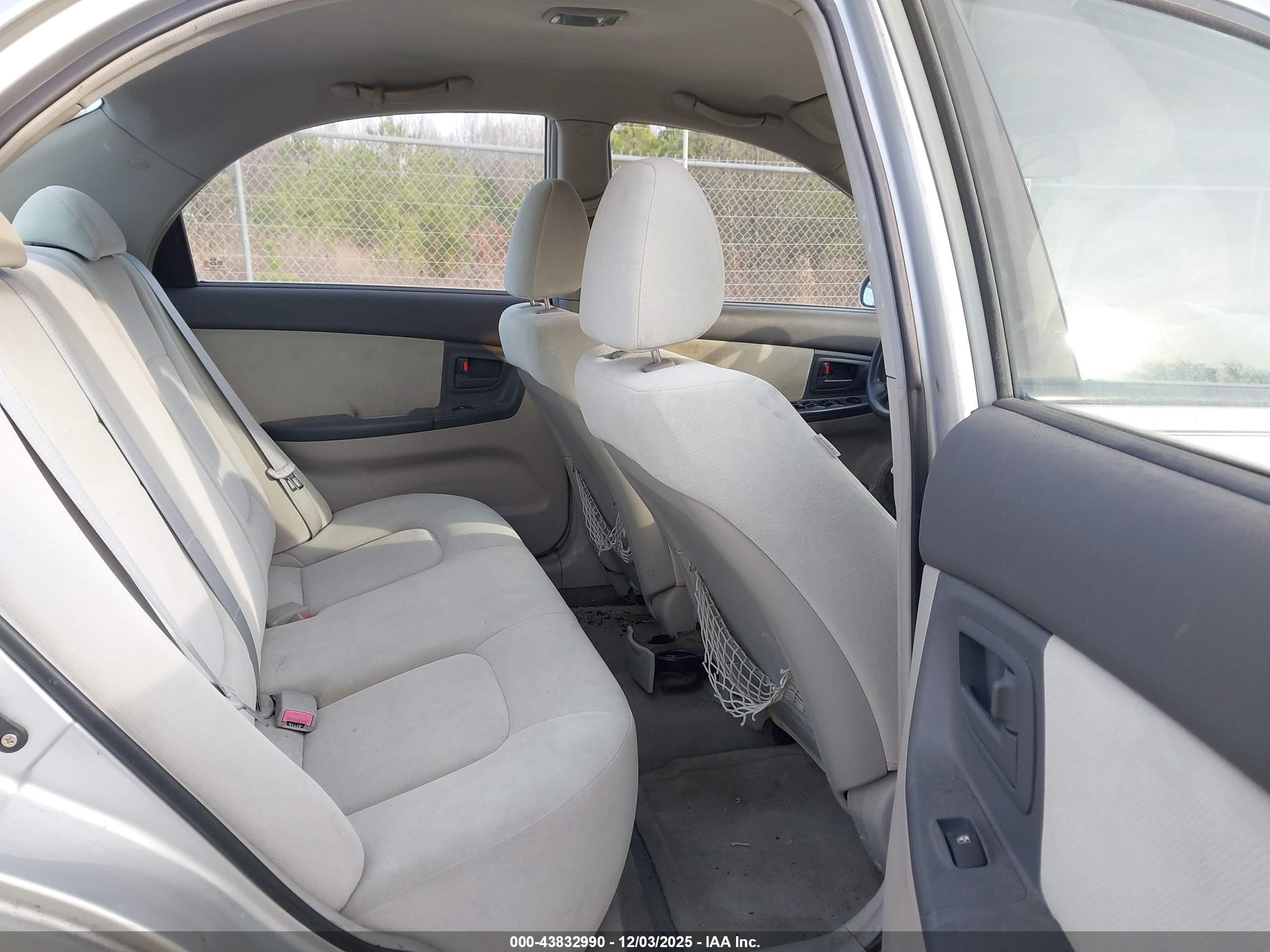 KIA SPECTRA image 8