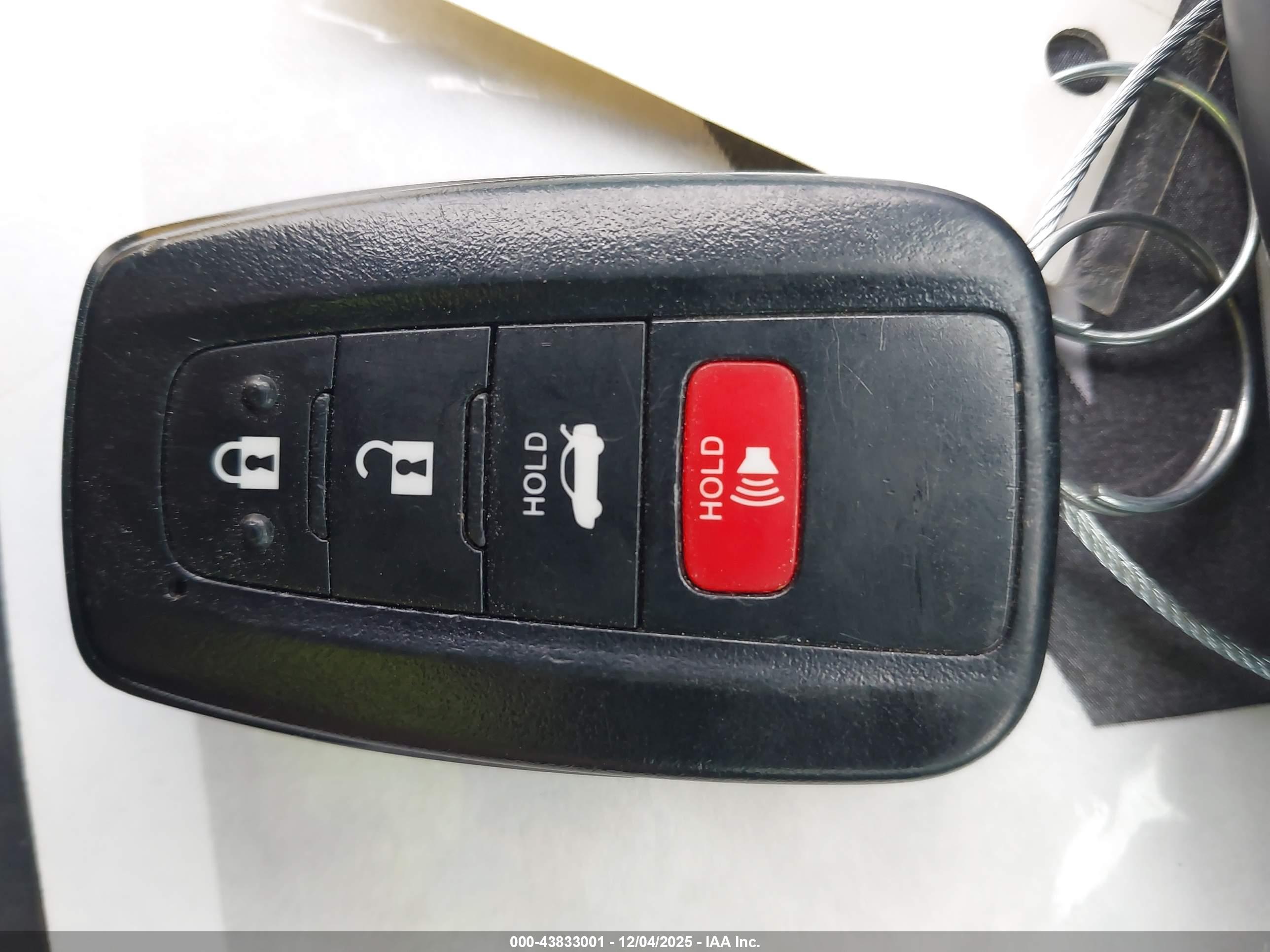 TOYOTA CAMRY image 11