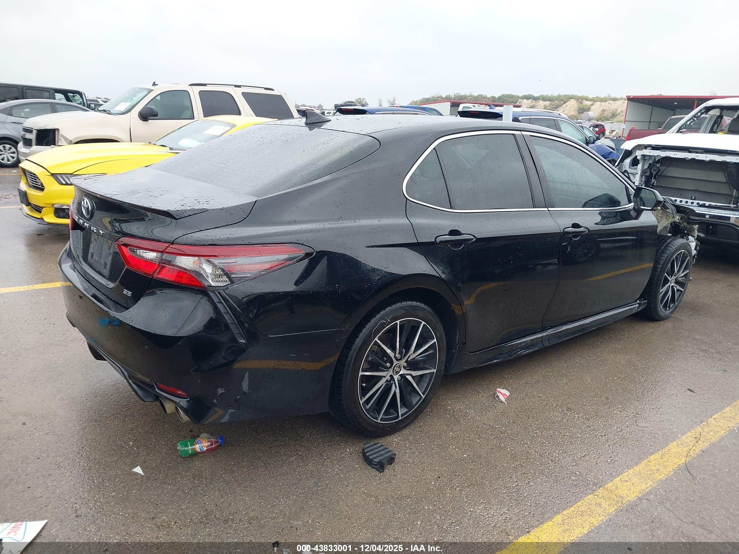 TOYOTA CAMRY image 4
