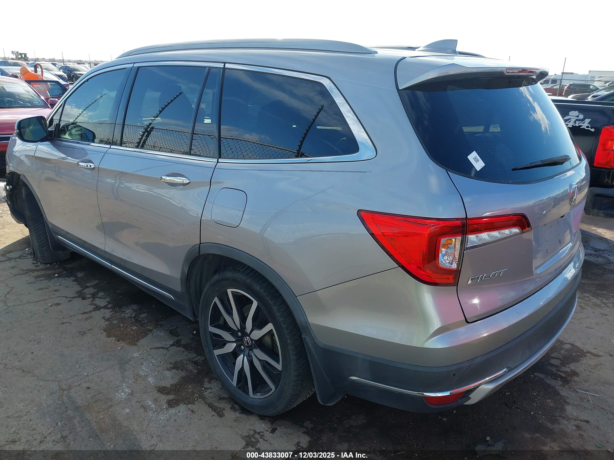 HONDA PILOT image 3