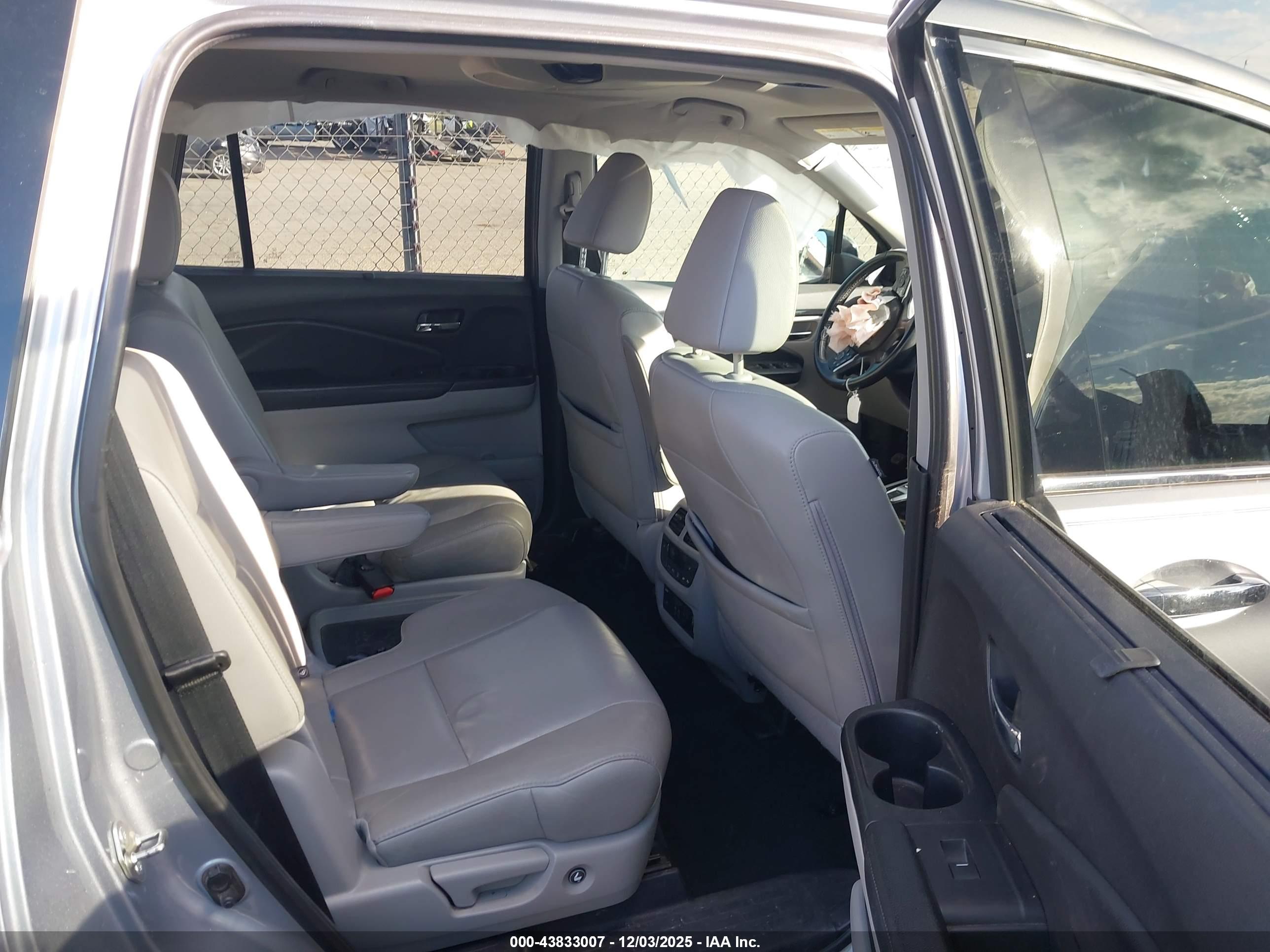 HONDA PILOT image 8
